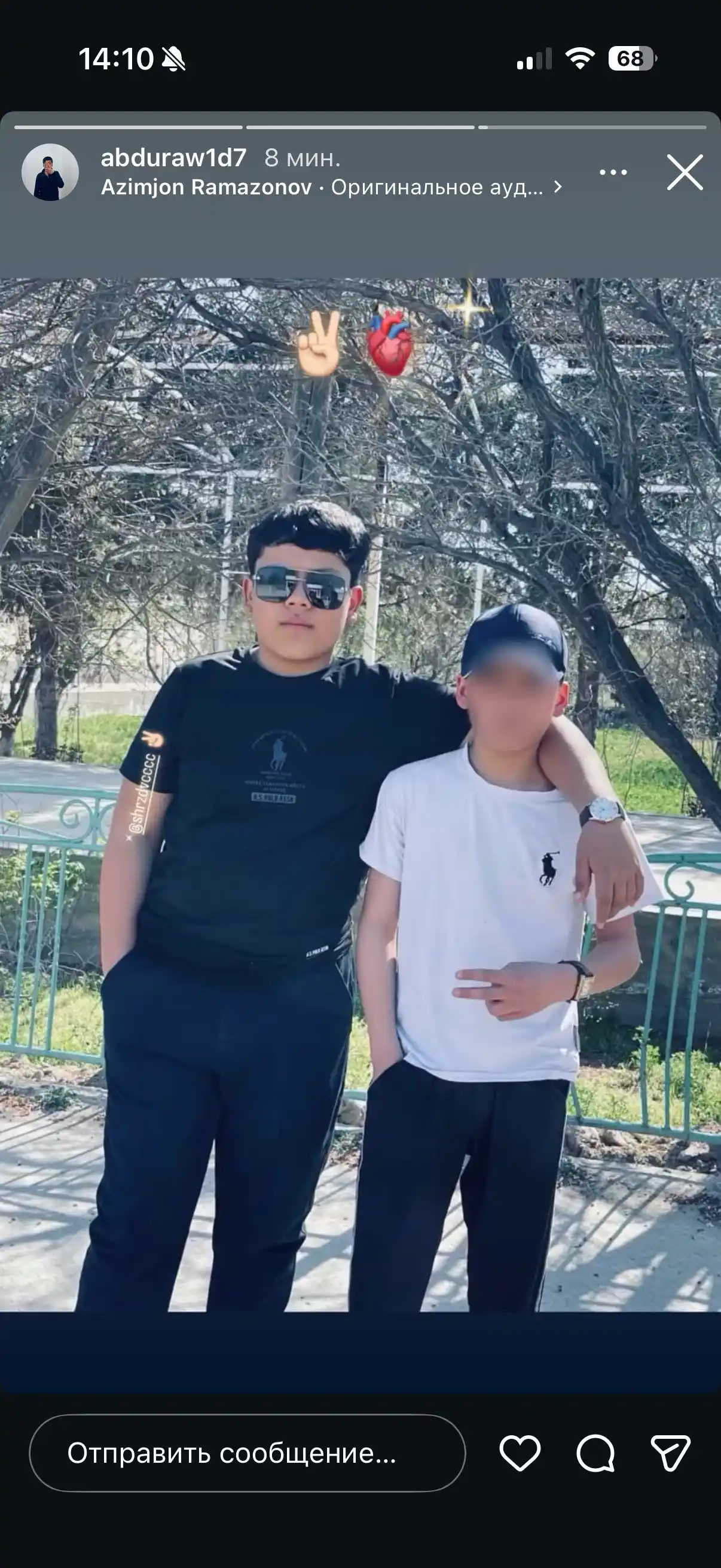 Erkaklar uchun yozgi qora shippaklar, zamonaviy dizaynda, sport uslubida