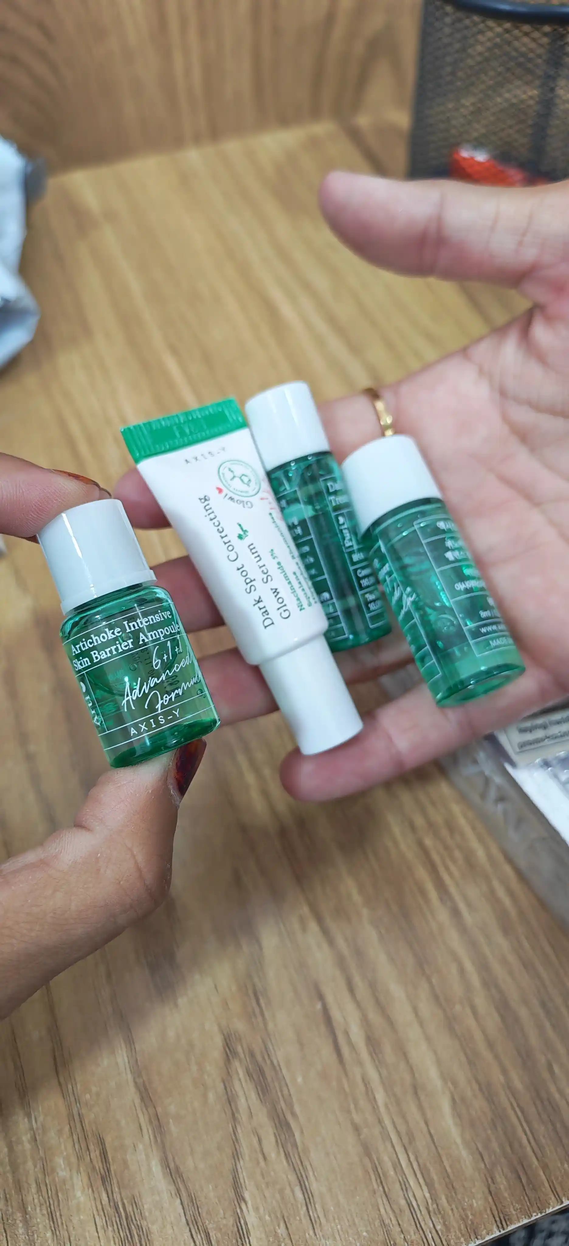 AXIS-Y The Mini Glow  Dark Spot Correcting Set — мини-набор для сияния и осветления кожи