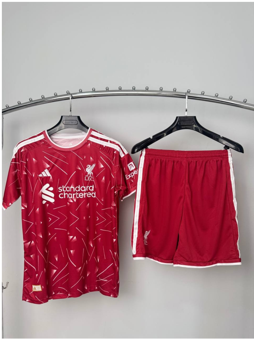 Futbol formasi to‘plami futbolka va short qulay sport kiyimi yuqori sifatli material - 