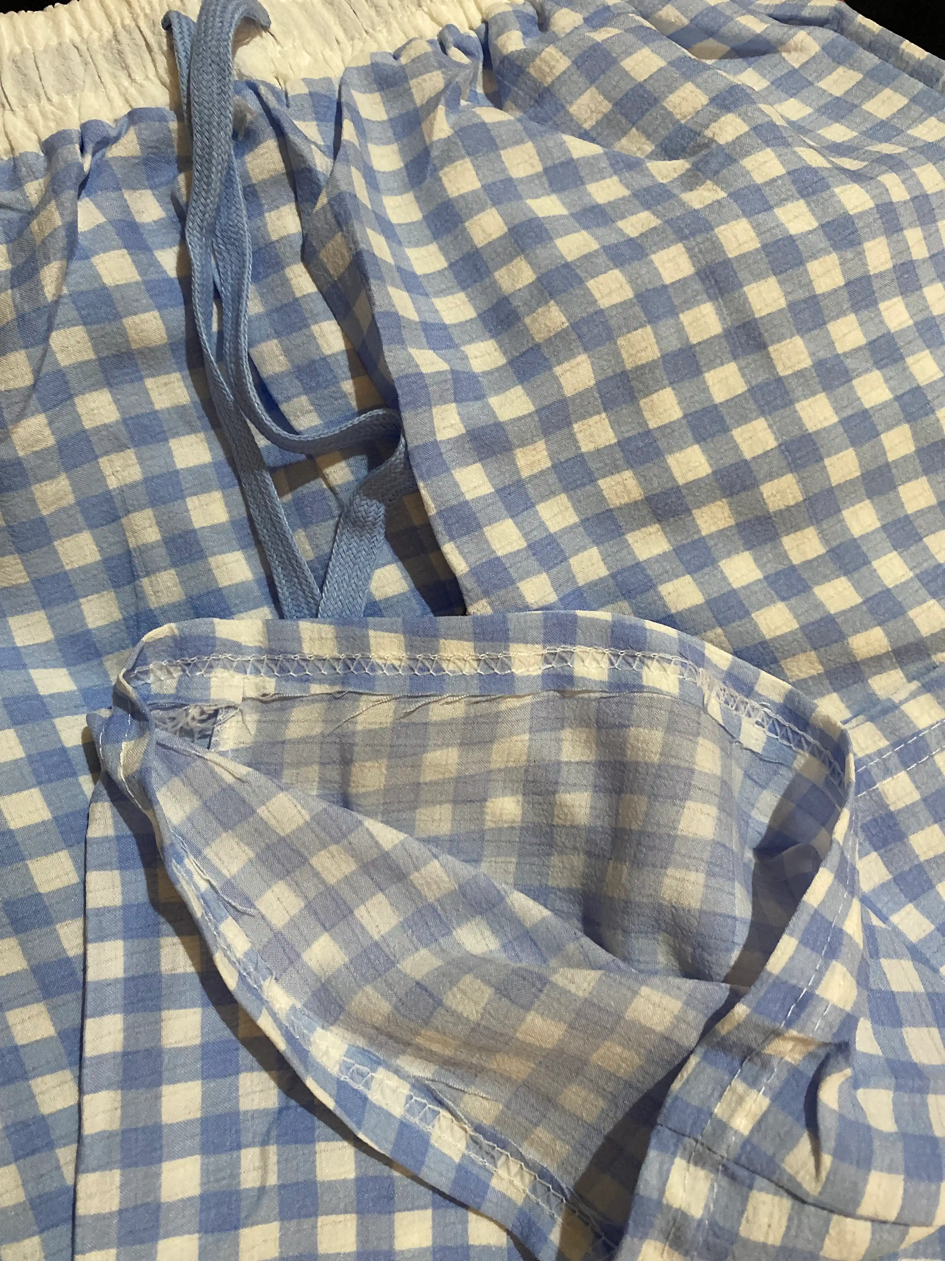Elastik belbog'li va tortma ipli ayollar yozgi plaid shimlari