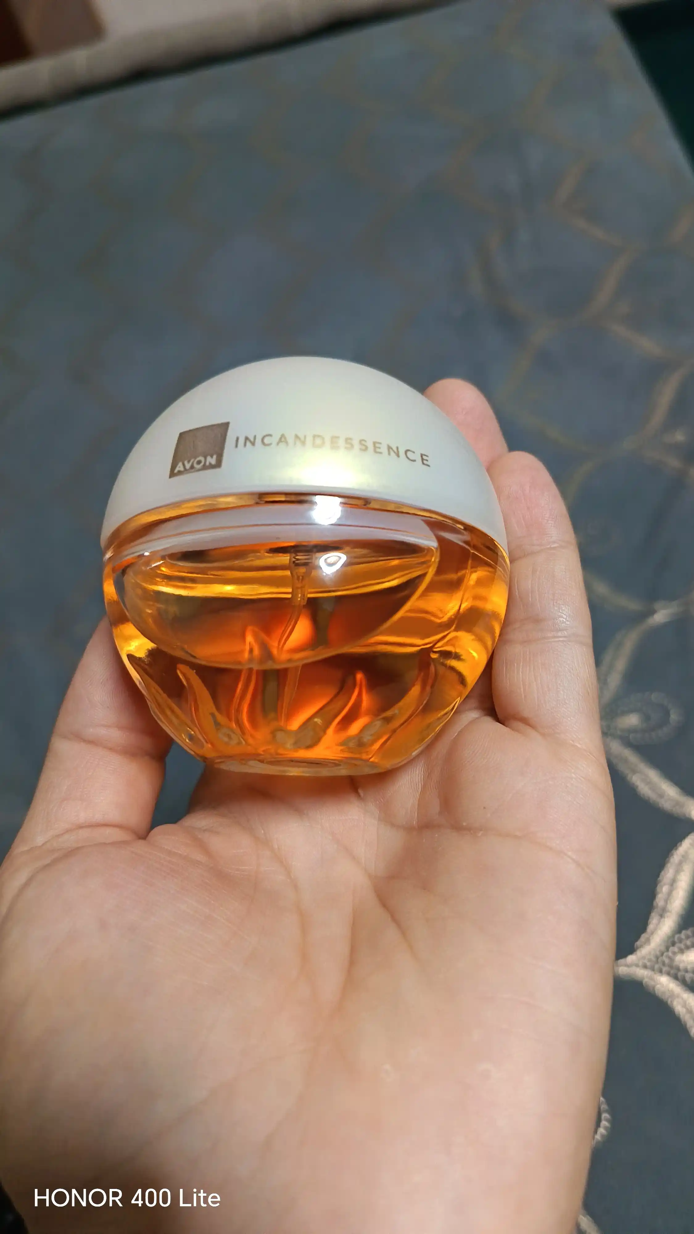 Parfyumlangan suv Avon Incandessence, 50 ml