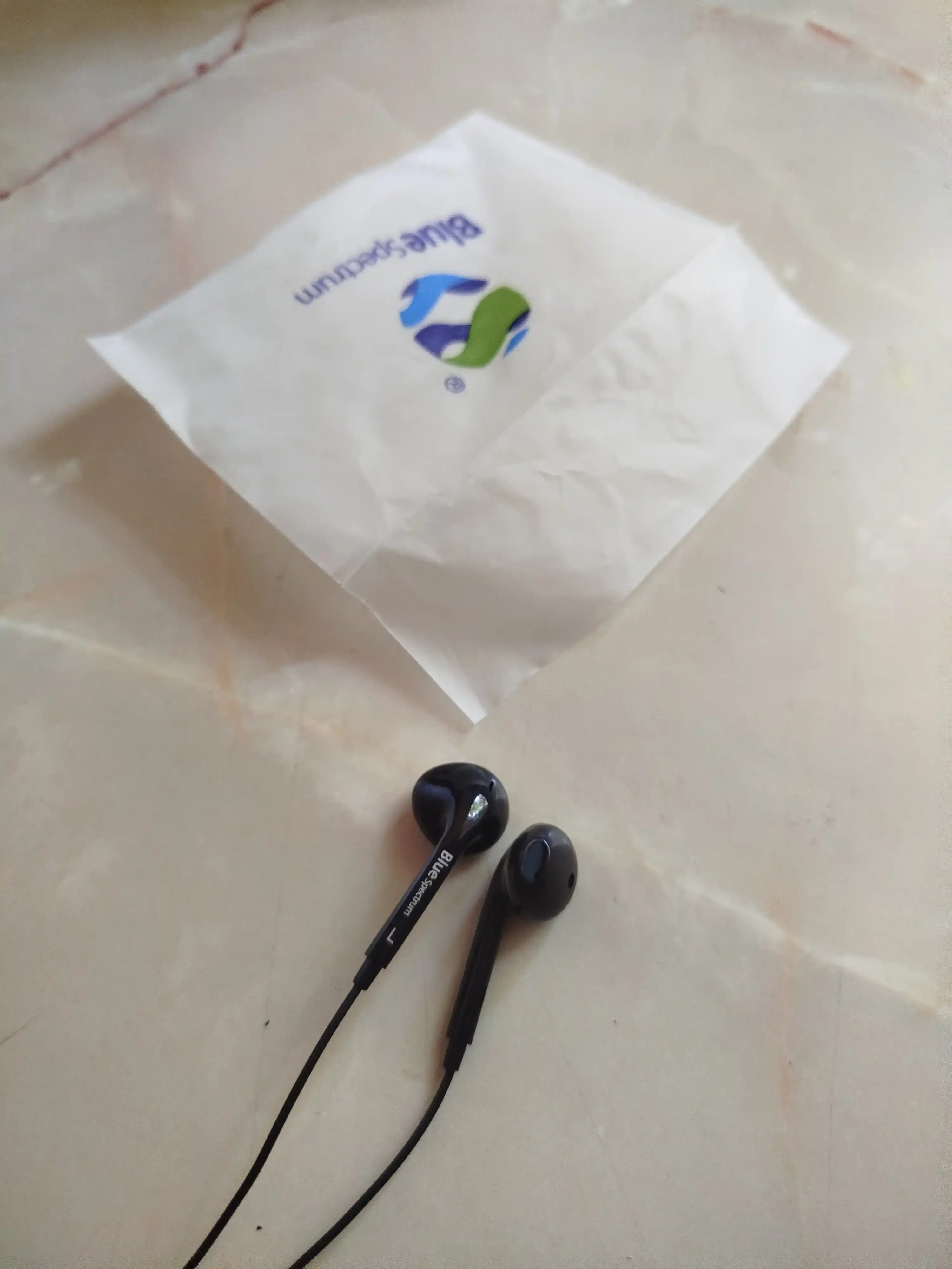 Simli quloqchinlar, tugmali, mikrofonli, oq, BLUE SPECTRUM