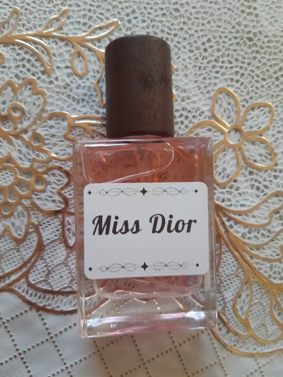 Miss Dior — это элегантный и соблазнительный женский парфюм