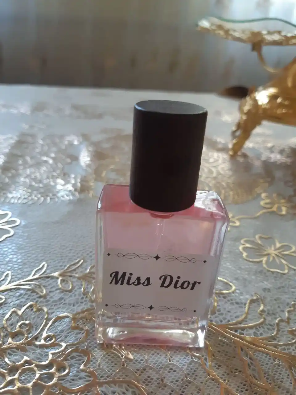 Miss Dior — это элегантный и соблазнительный женский парфюм
