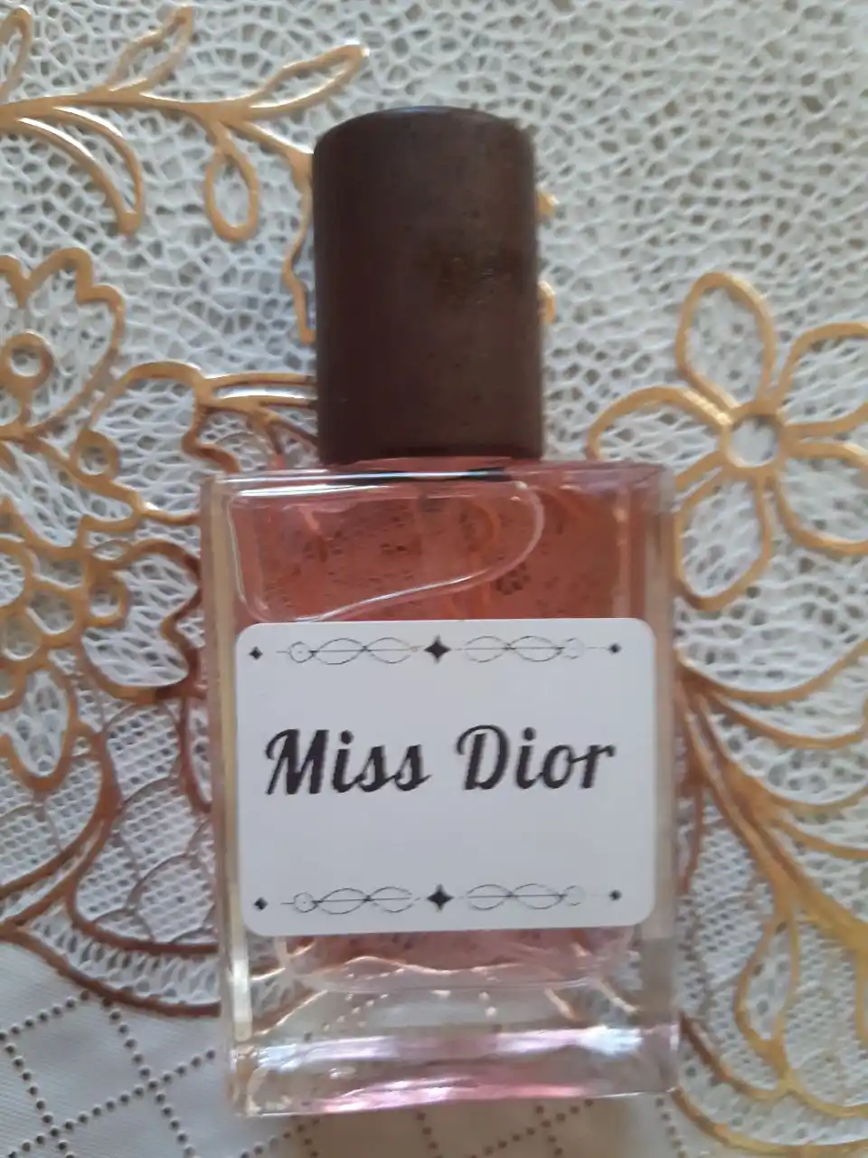 Miss Dior — это элегантный и соблазнительный женский парфюм
