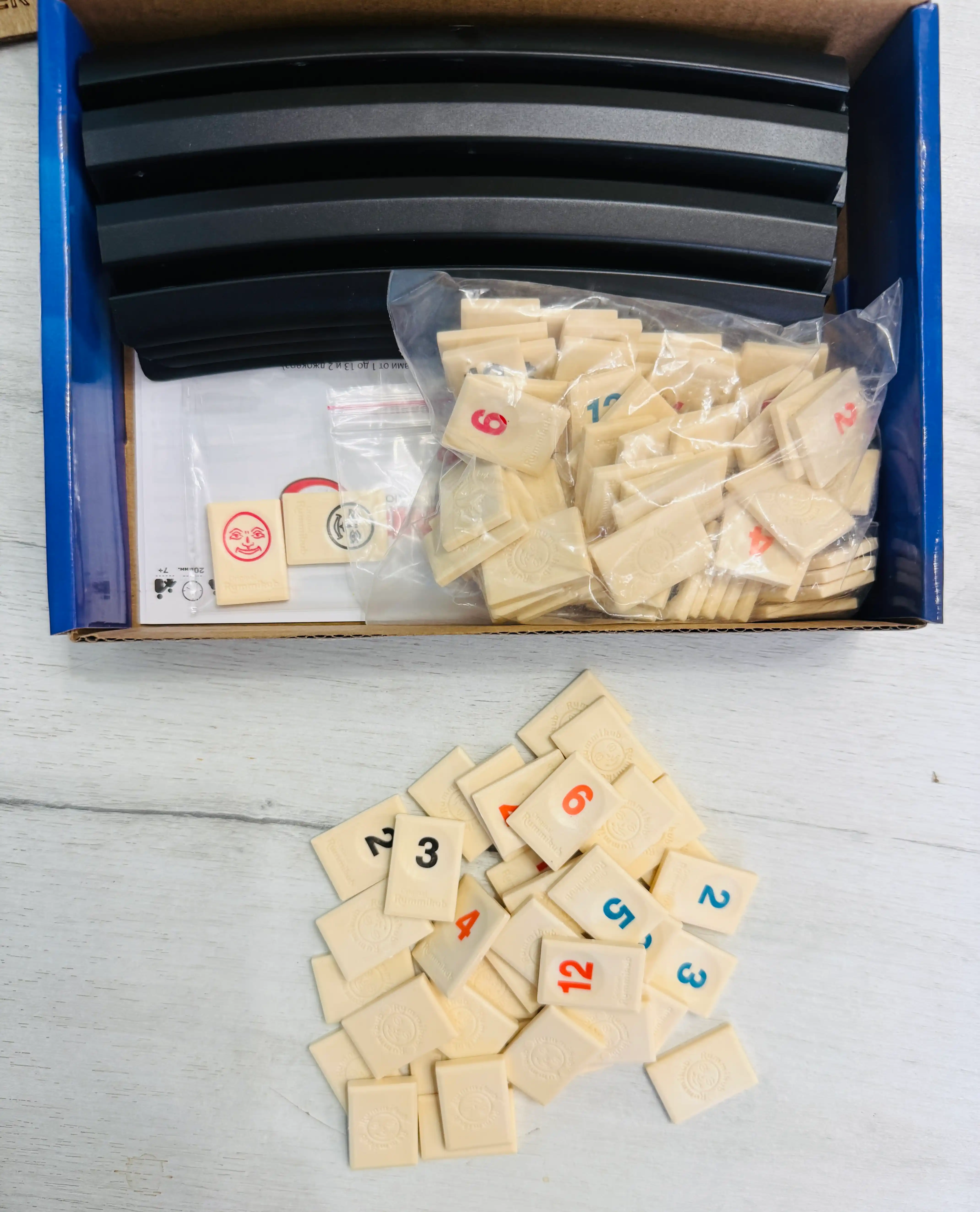 Stol o'yini Rummikub Chegarasiz