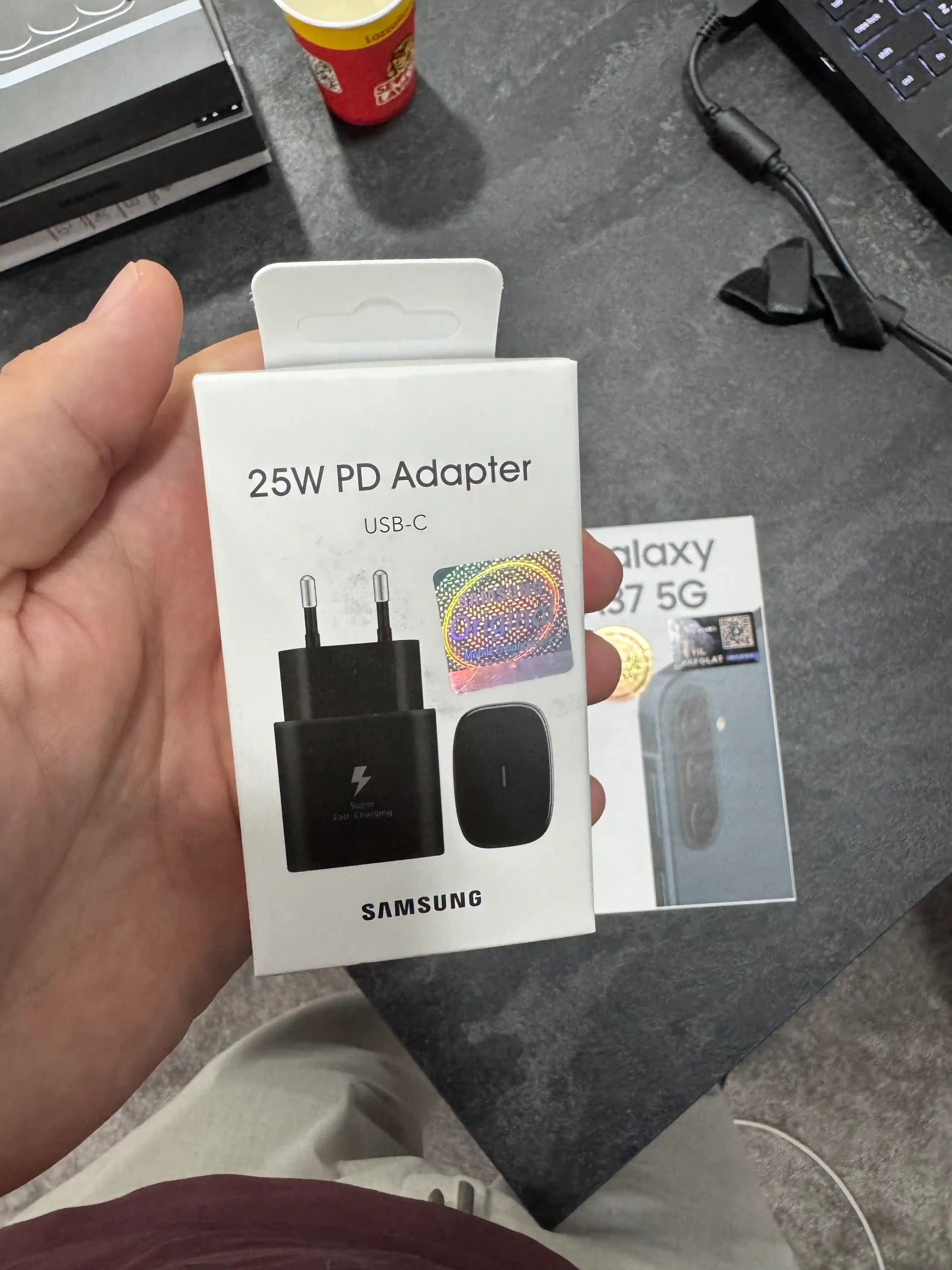Smartfon Samsung Galaxy A37 5G, Super AMOLED ekran, 120Hz, UHD 4K 50MP kamera, NFC