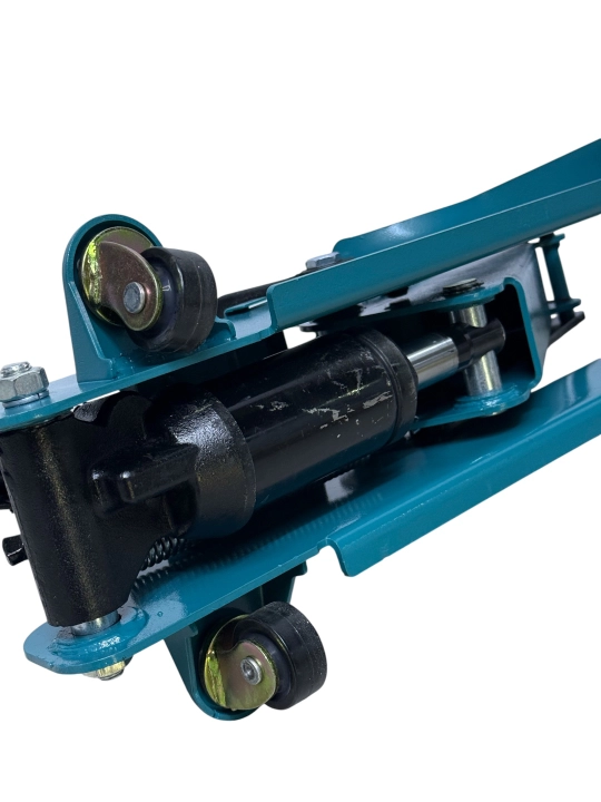 Gidravlik podkatnoy domkrat BIYOTI BYT-J2.5T ultra past profilli (2.5 t, 85 mm)
