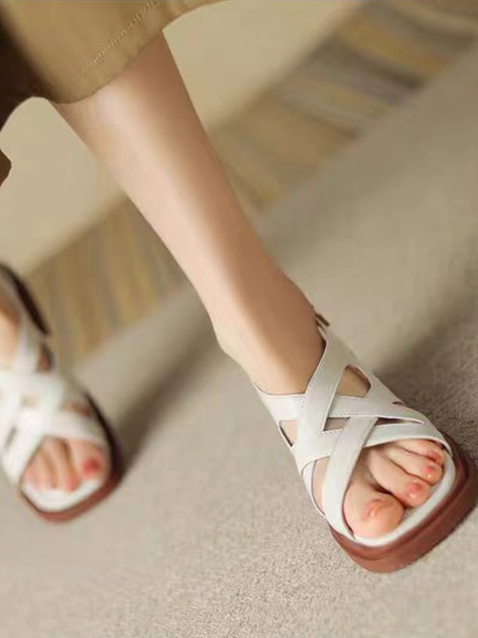 Basanoshkalar ayollar uchun – kuzgi ayollar oyoq kiyimi, yengil va qulay sandal