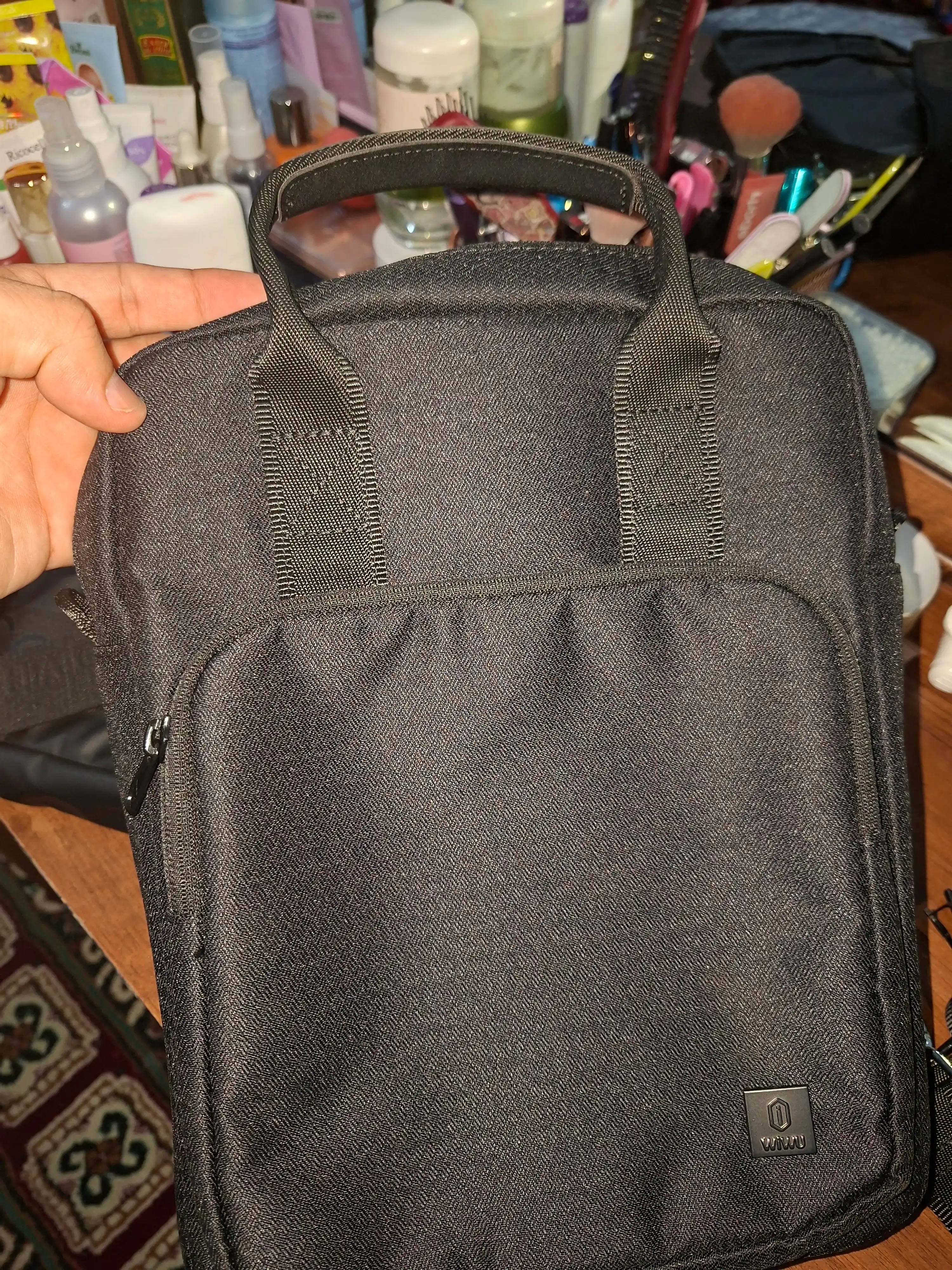 Wiwu Alpha Vertical Layer sumkasi 11 duyumli qora sumka