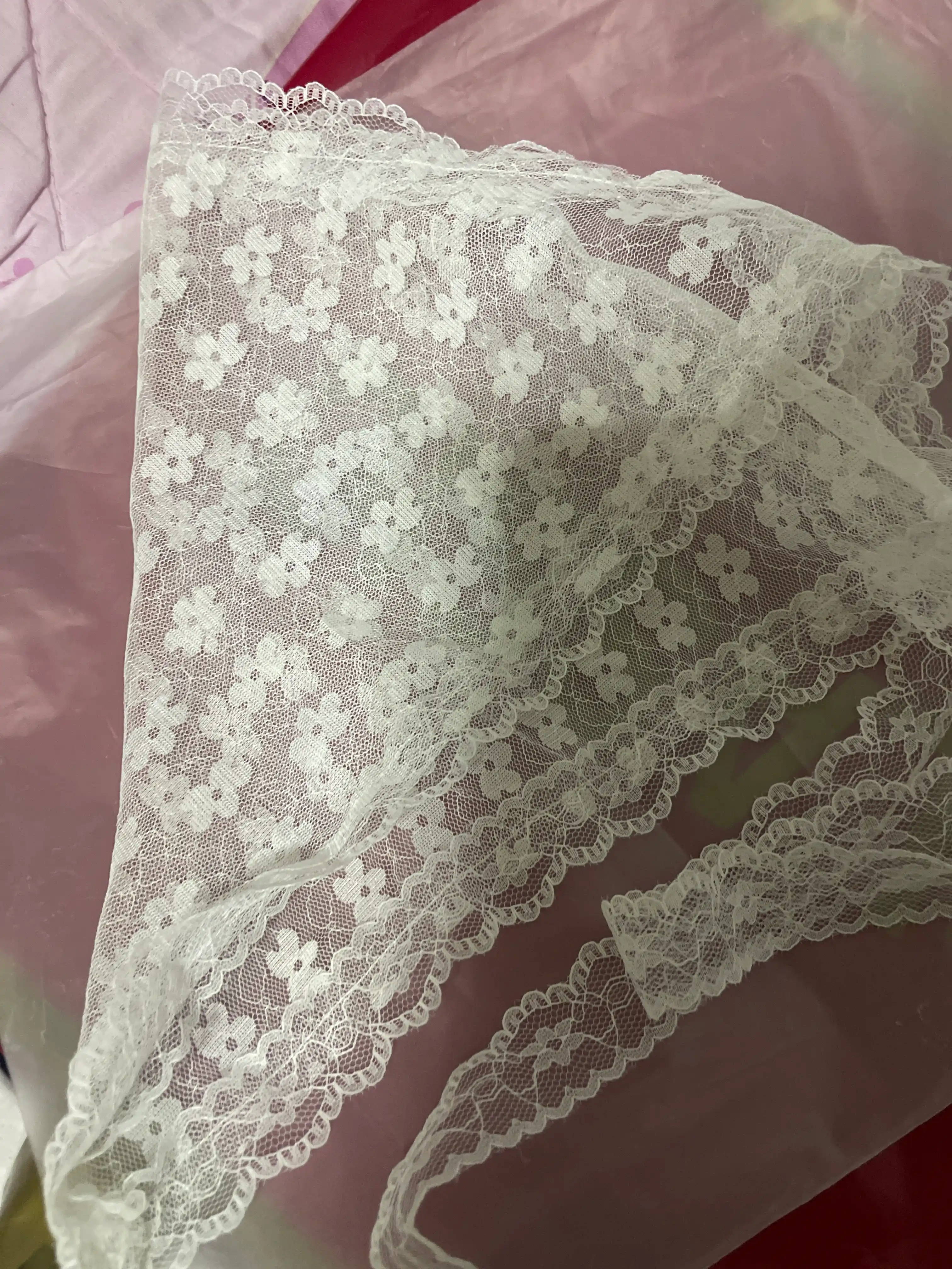 Ayollar uchun zamonaviy ro‘mol, bandana, kosinka, baska