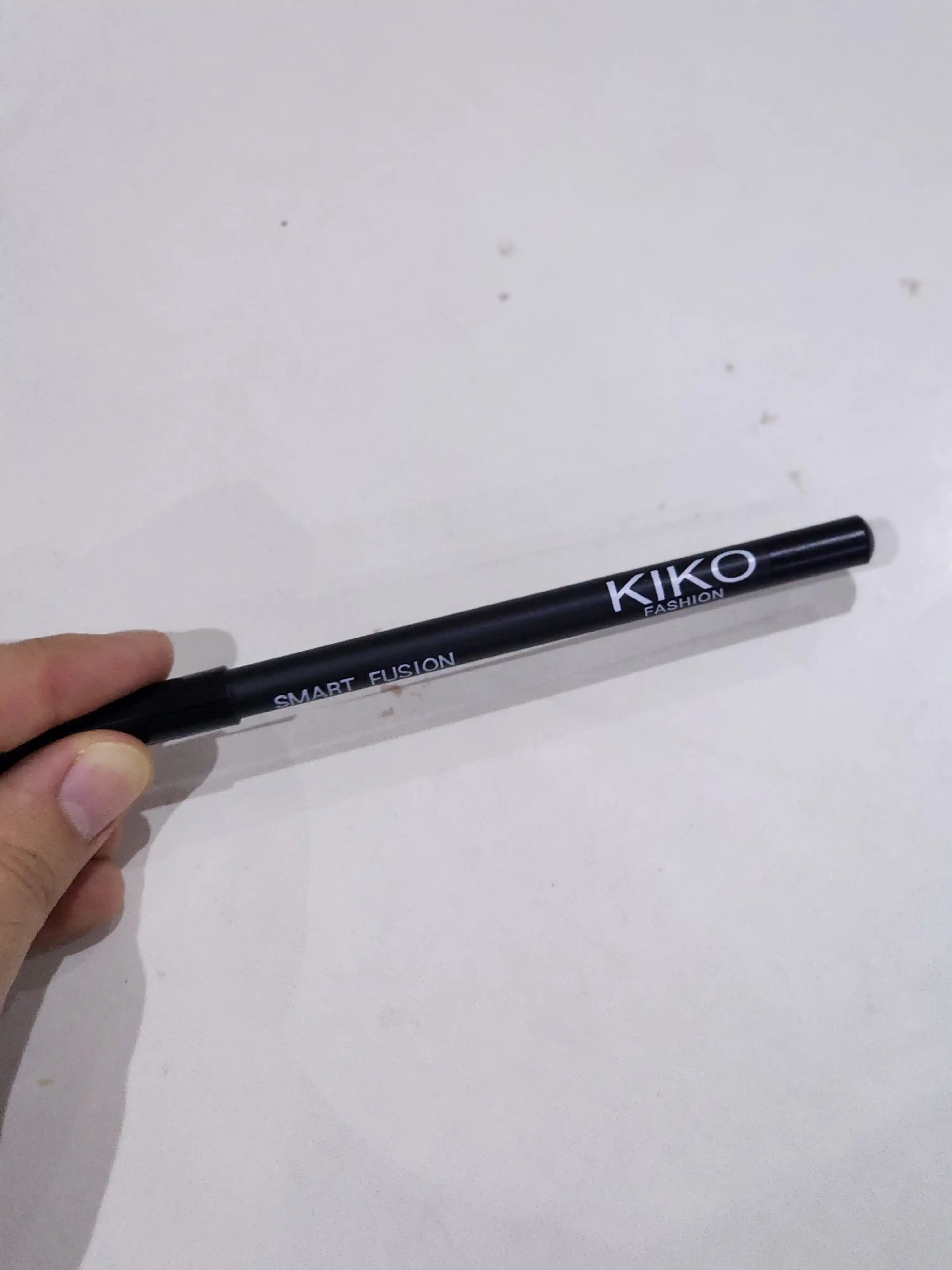 Карандаш для глаз и губ Kiko Milano белый и черный, водостойкий контурный карандаш