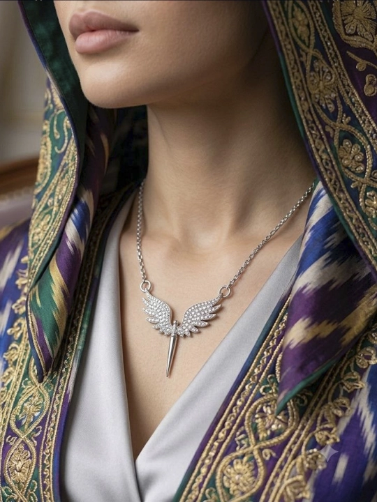 Farishta shaklidagi marjon bilan zanjir