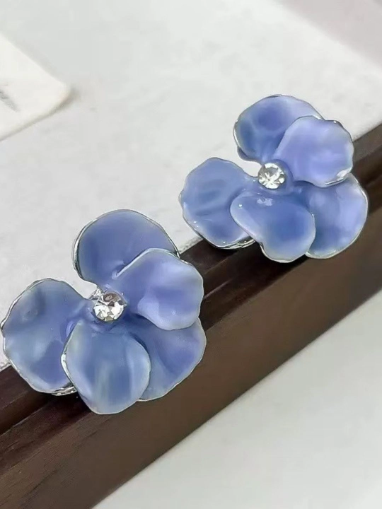 Серьги для женщин