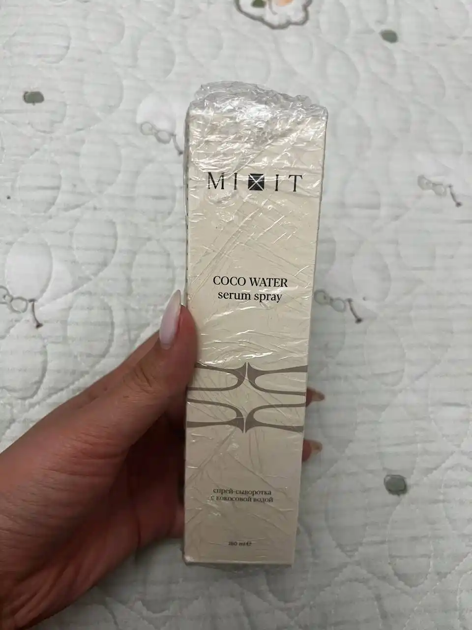 MIXIT Coco Water yuz uchun seramid va kokos suvli namlantiruvchi serum-sprey, 150 ml