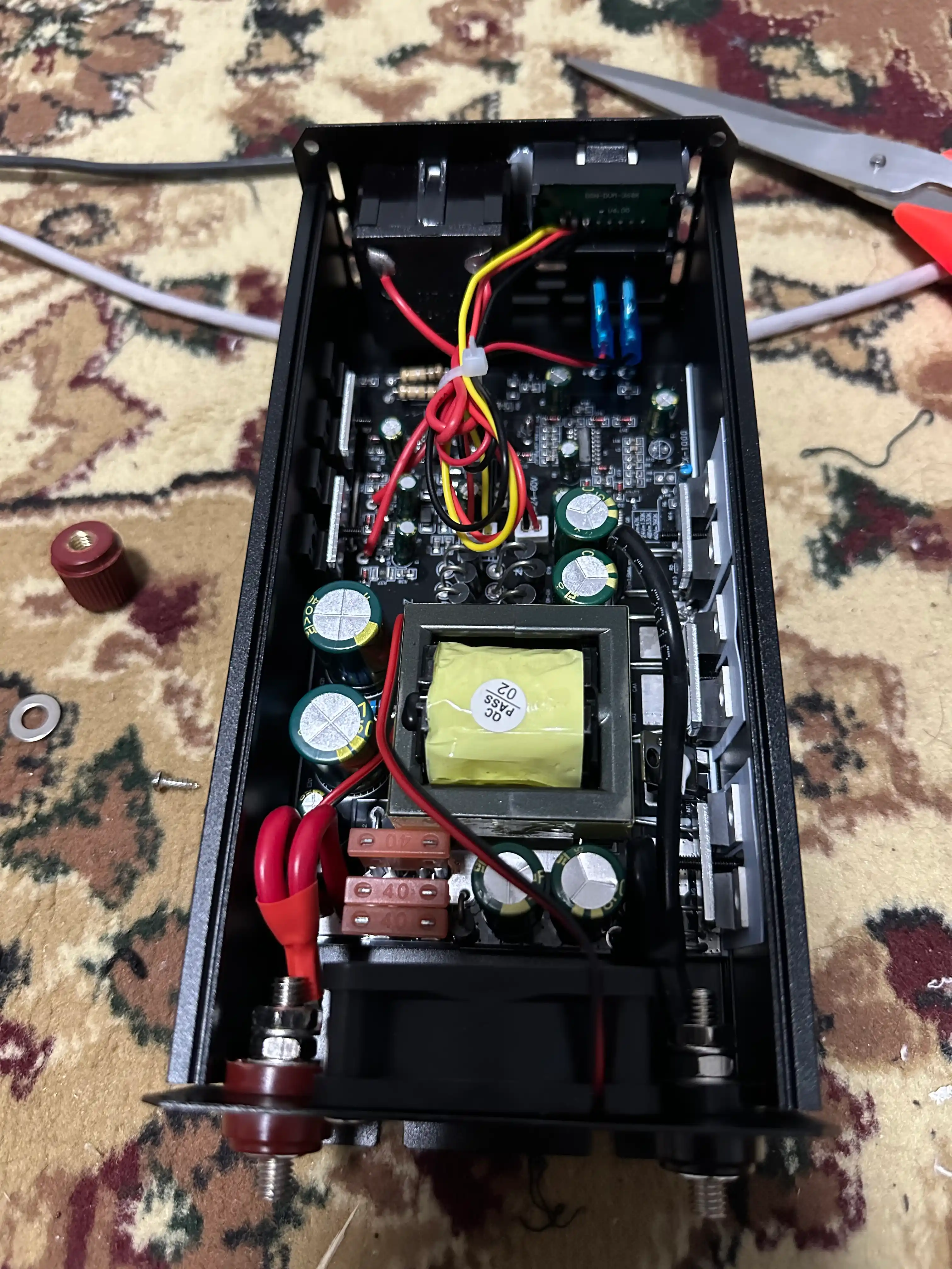 Инвертор автомобильный 12V – 220V, Мощность 3000W пиковая, 1500W номинальная 