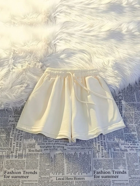 Ayollar uchun yuqori belli sport shortik, bog‘ichli, keng fason yozgi - 
