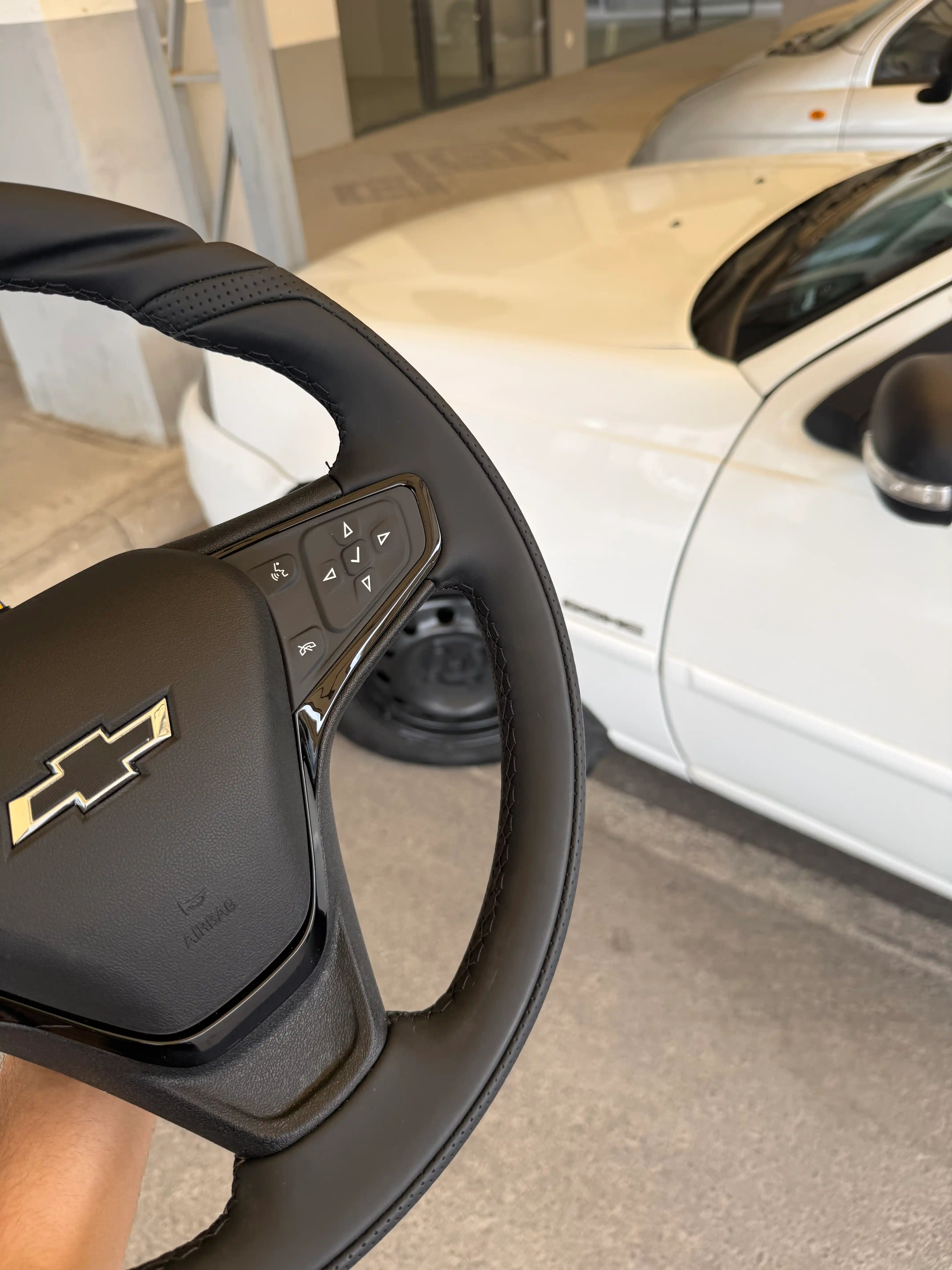 Руль для Chevrolet Malibu 2 с кнопками, черная экокожа
