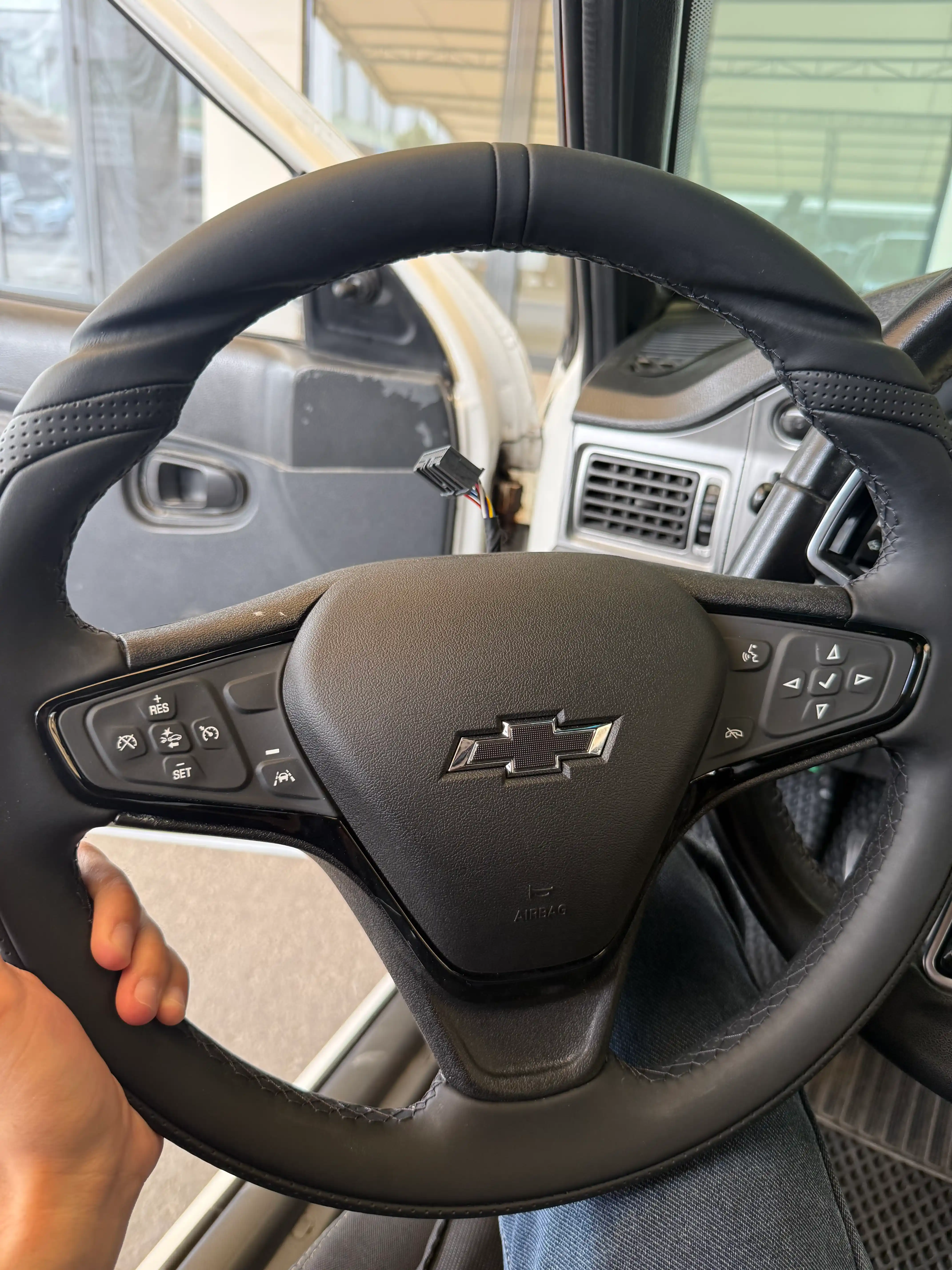 Руль для Chevrolet Malibu 2 с кнопками, черная экокожа
