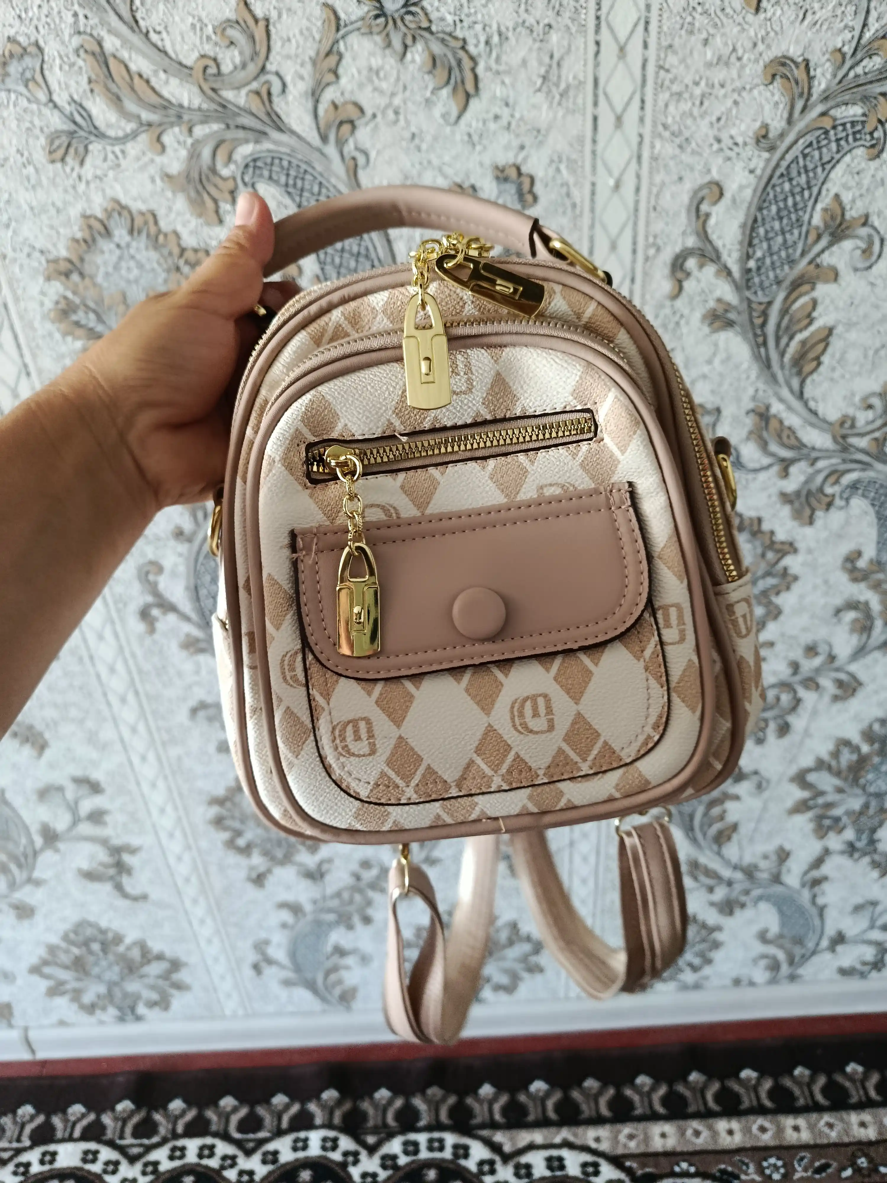 Ayollar uchun mini ryukzak-sumka, eko charm, ko‘p bo‘limli, elegant dizayn