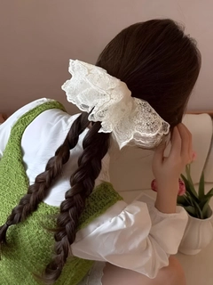 Белый