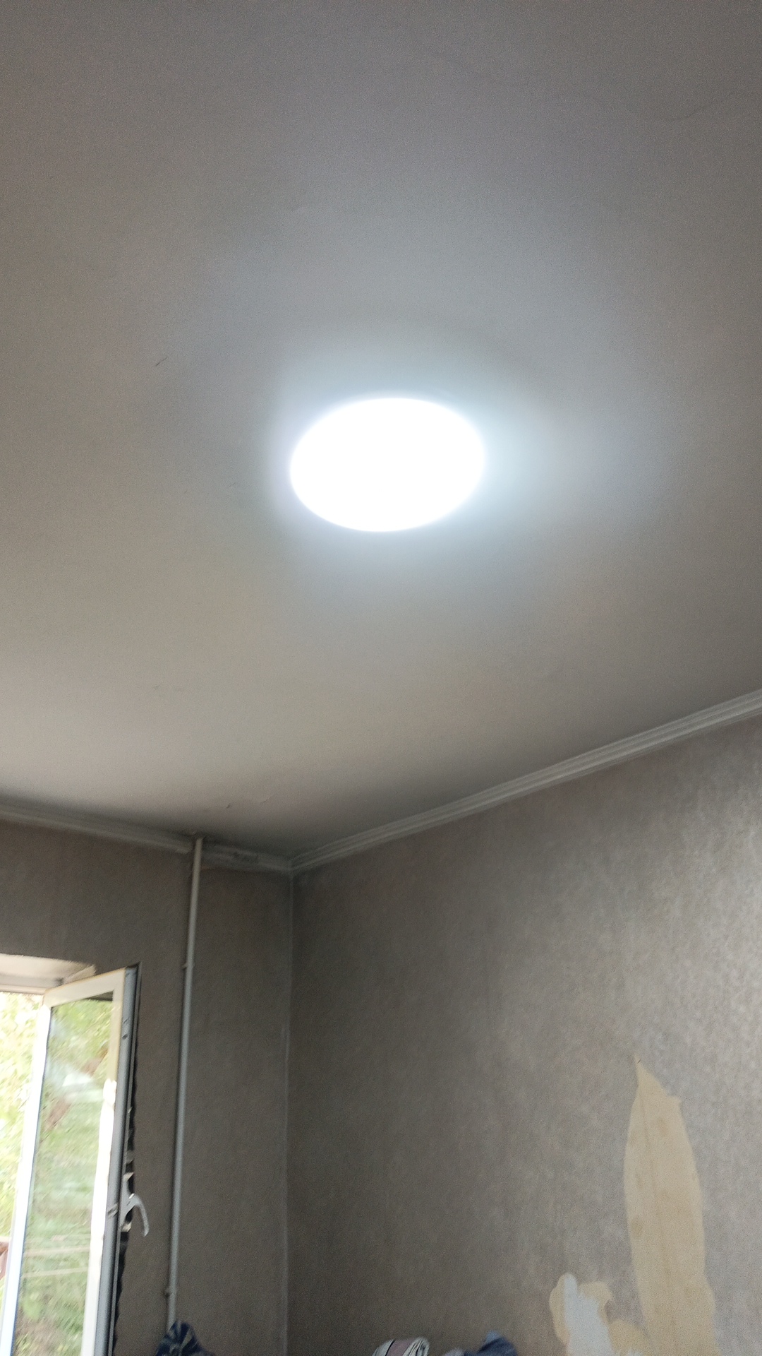 LED lyustra paneli, yorqin oq yorug‘lik bilan shift uchun mos yoritkich