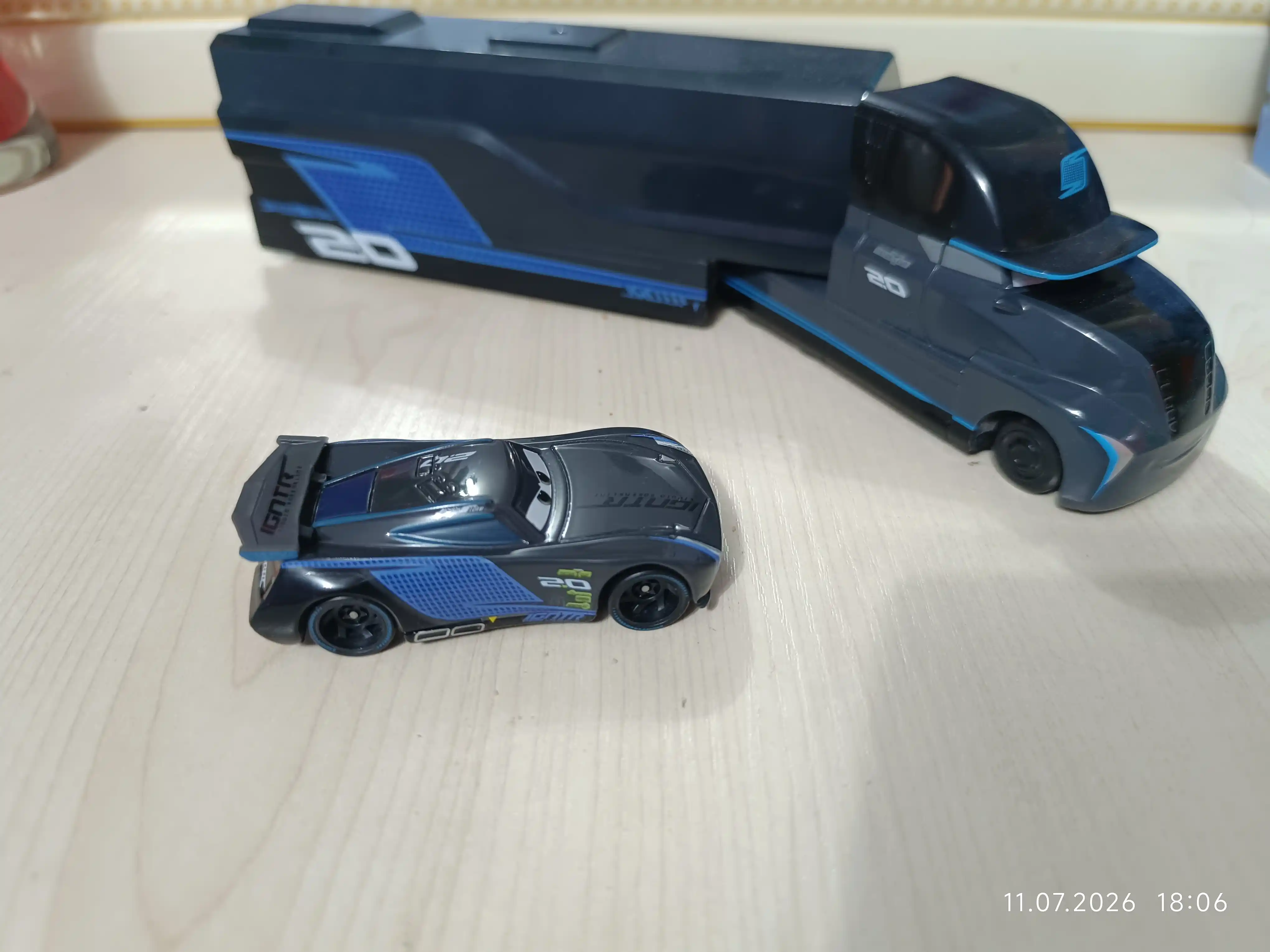Kolleksion, metall, o‘yinchoq, 1/64 Disney Pixar Cars Makvin mashinalari