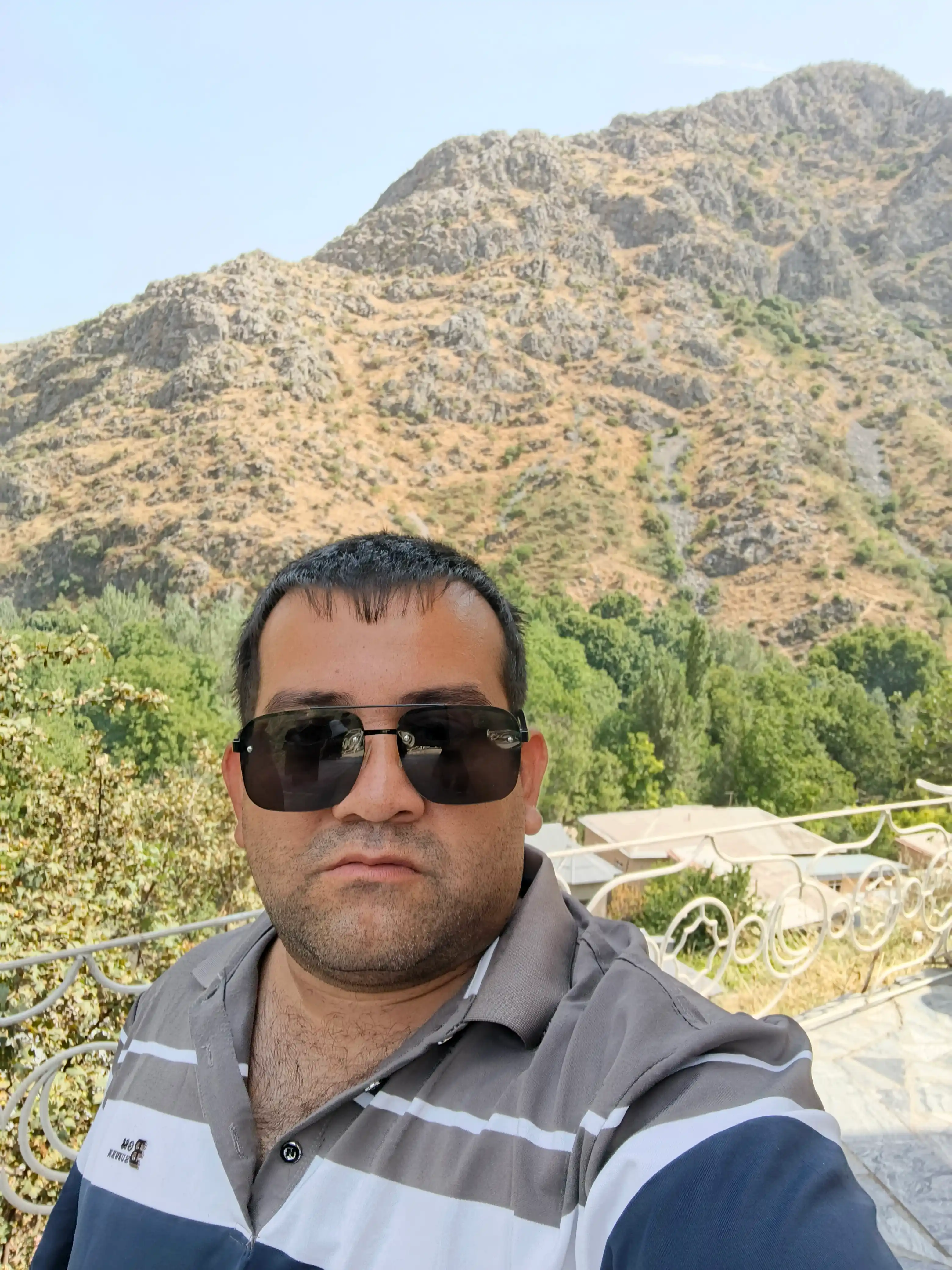 Ko'zoynak quyoshdan himoya qiluvchi, erkaklar uchun