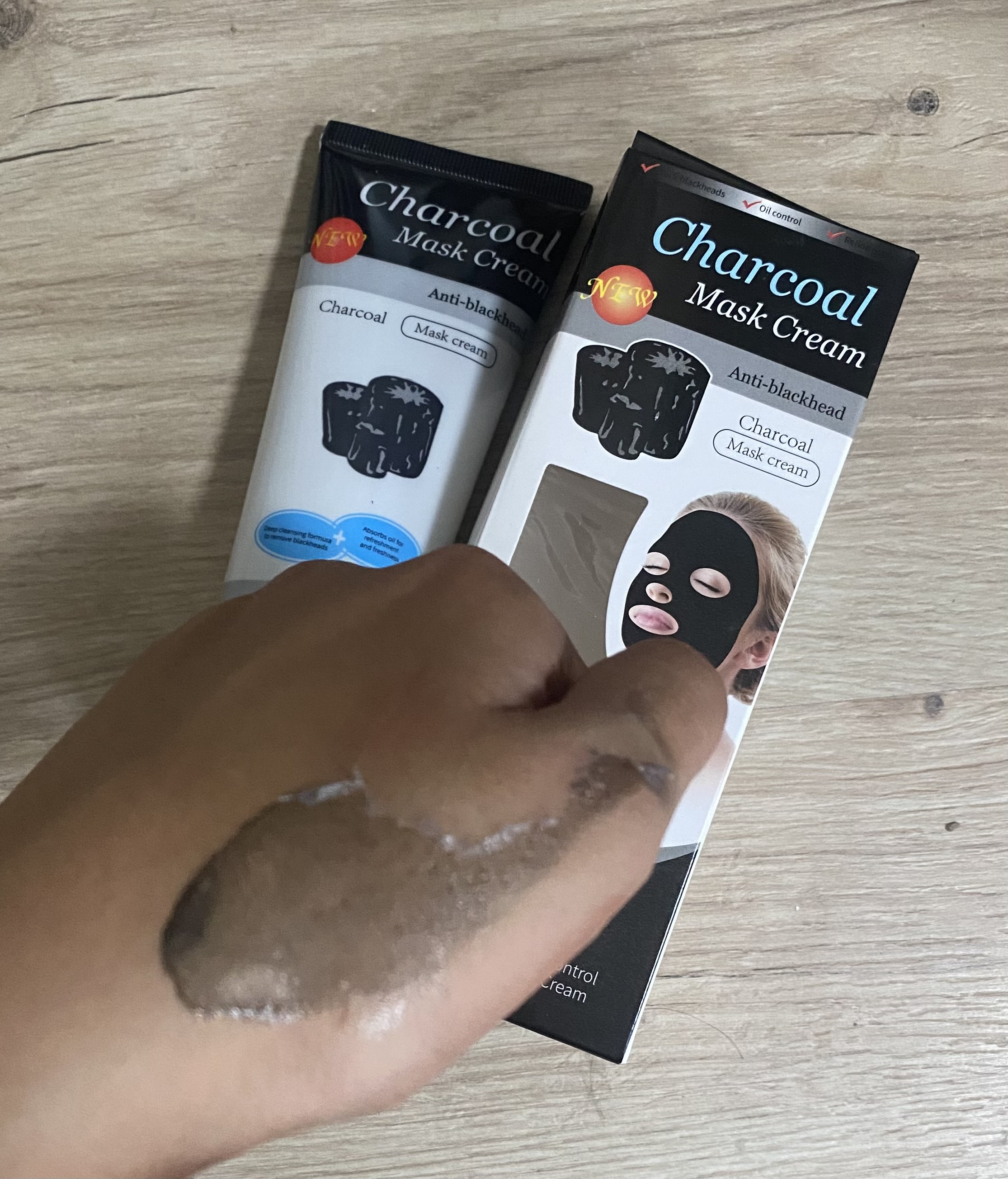 Charcoal Mask Yuz uchun husnbuzarlarga qarshi ko‘mirli niqob, oqartiruvchi, qora, 130 g