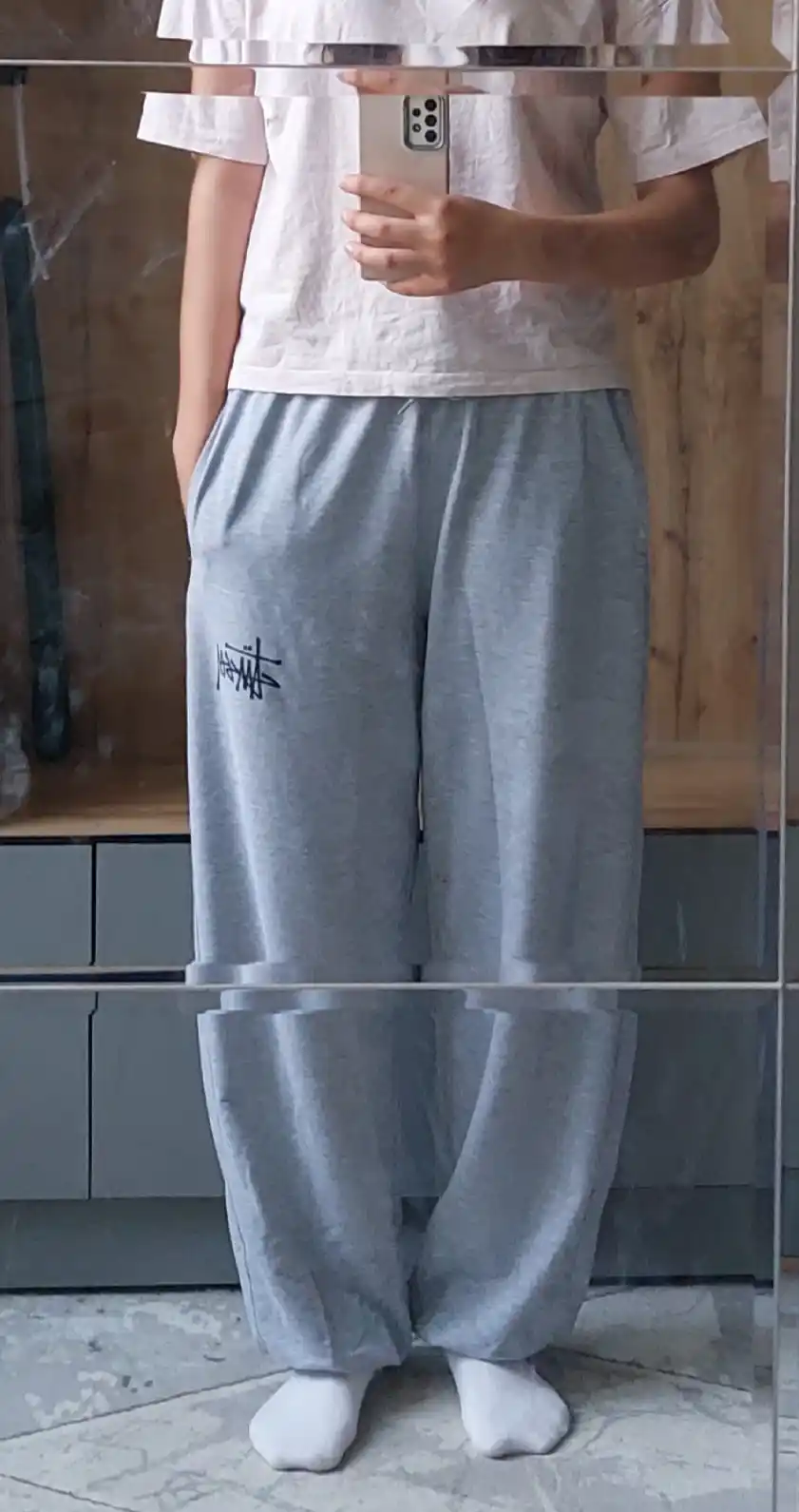 Sport shimlari erkaklar uchun, katta o‘lchamli, keng, Stussy triko, qora va kulrang