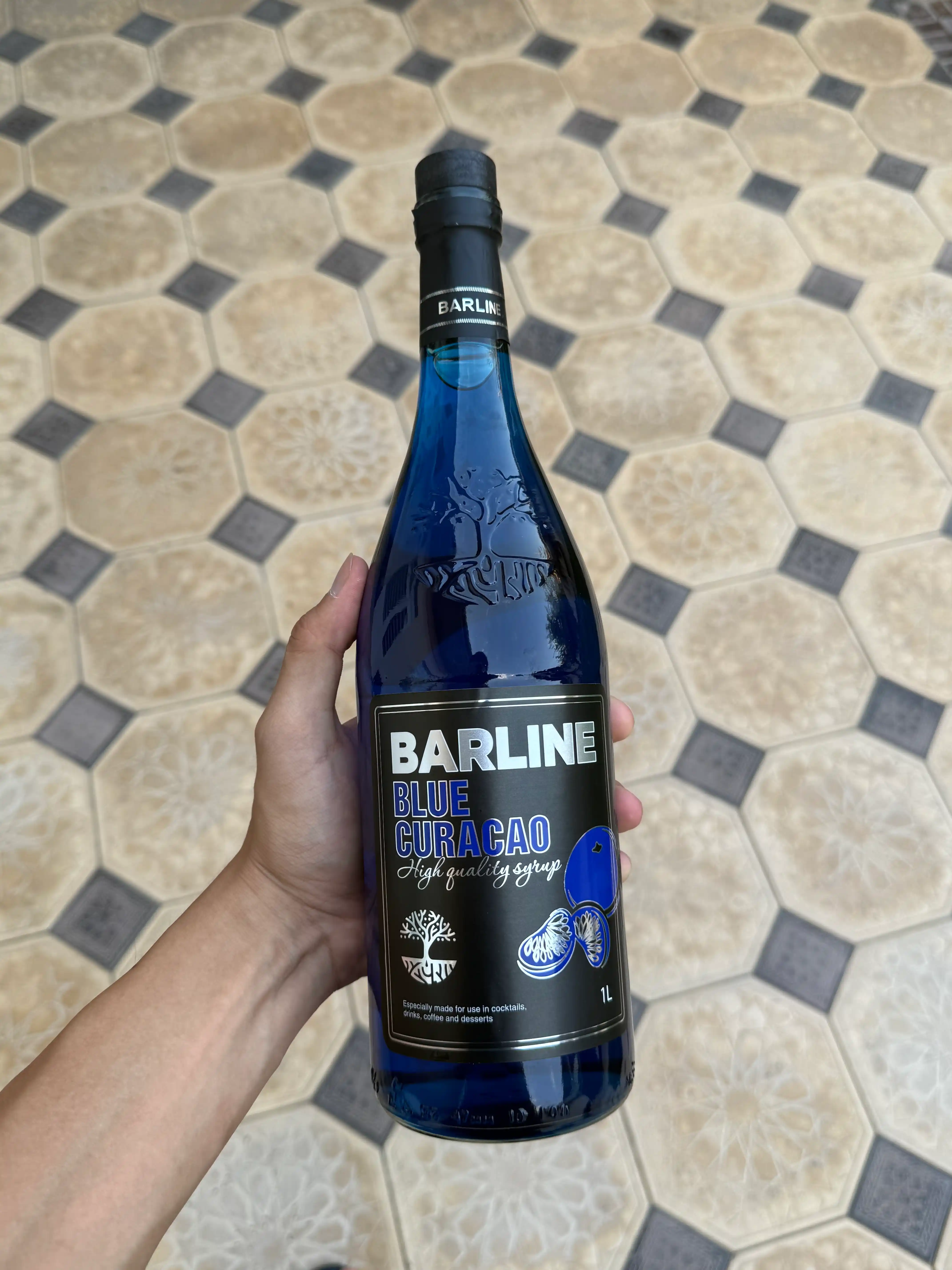 Barline Blue Curacao — kokteyl va desertlar uchun apelsin ta’mli sirop, 1 litr