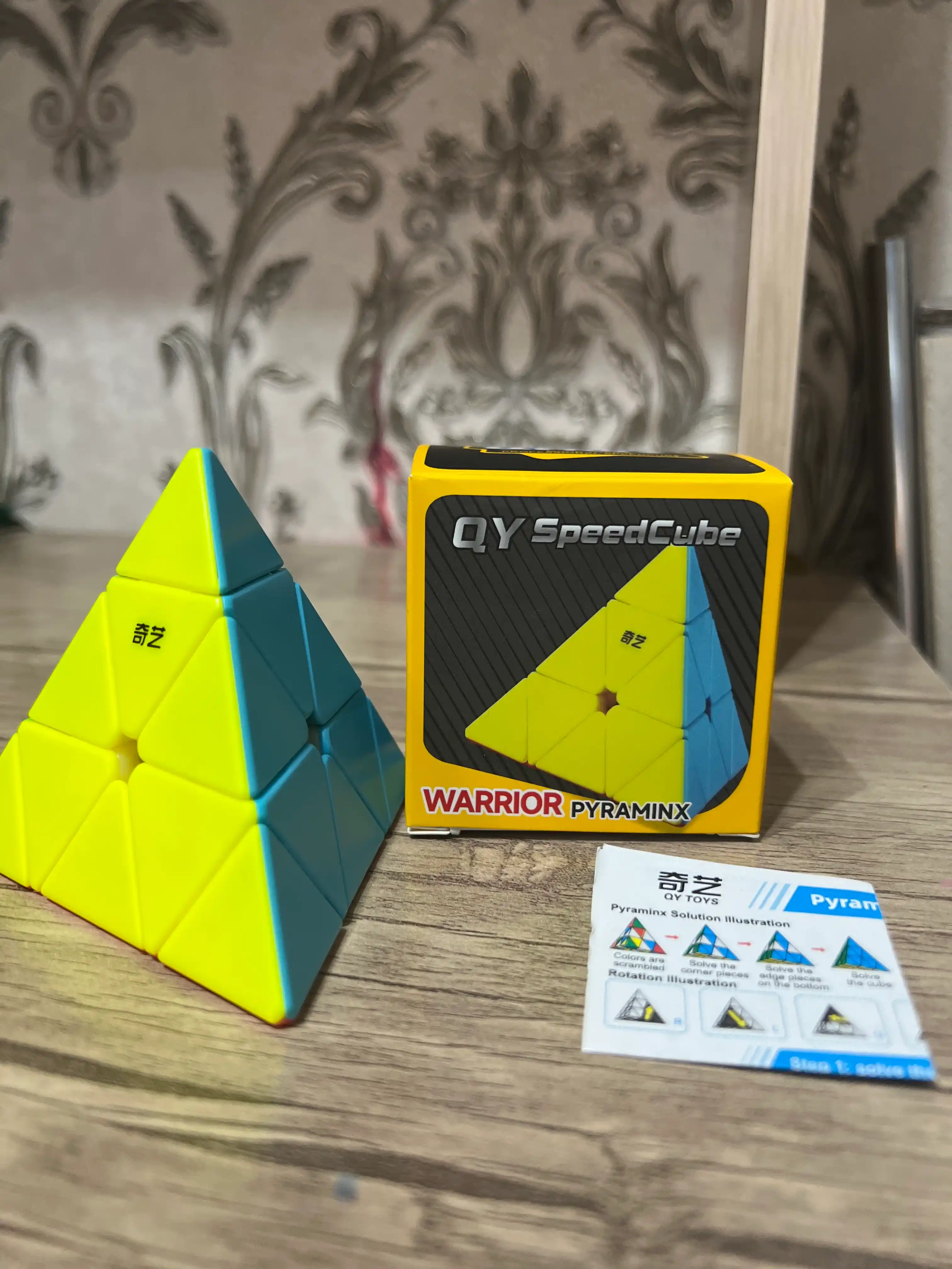 Kubik Rubik piramida