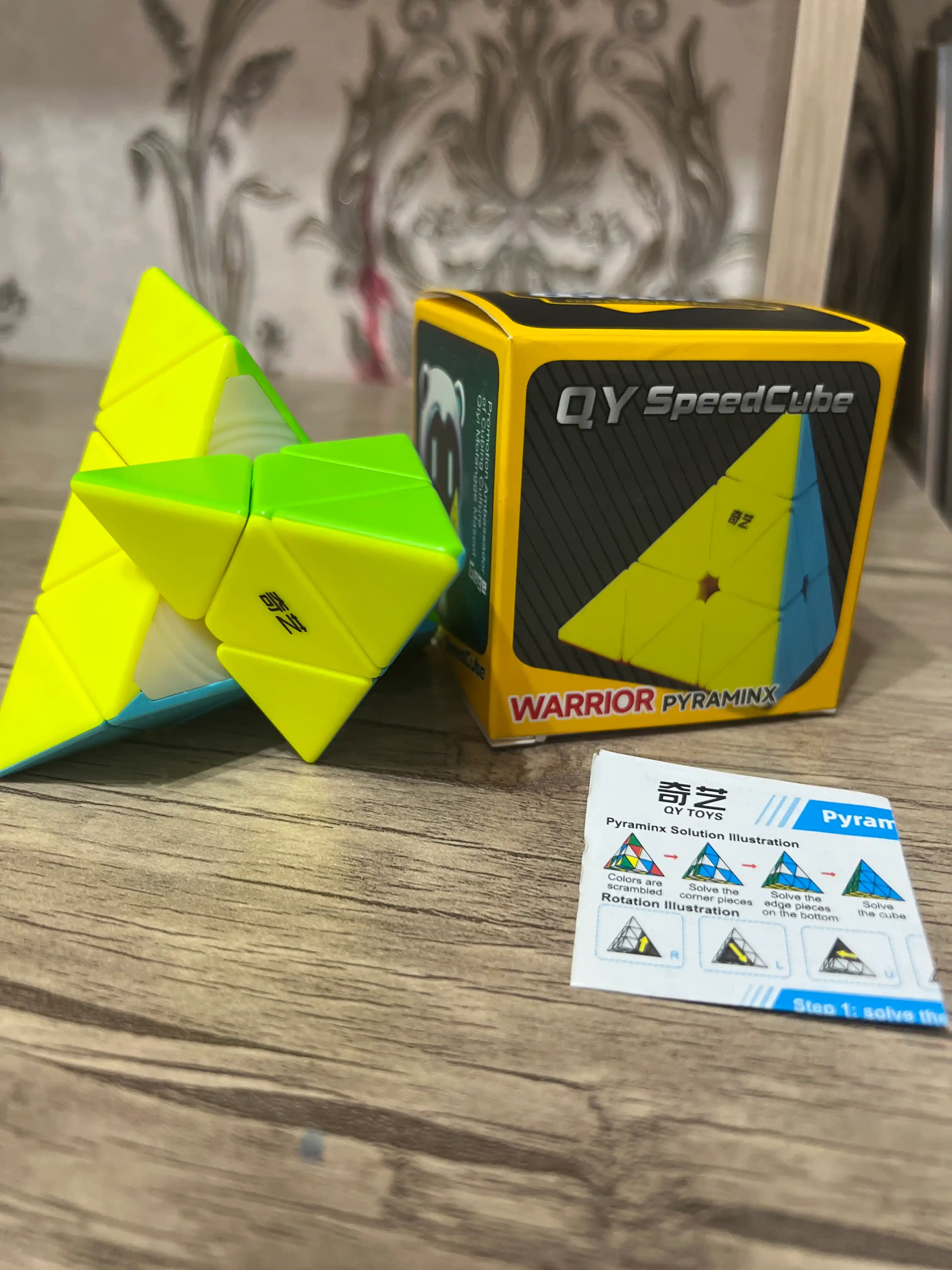 Kubik Rubik piramida