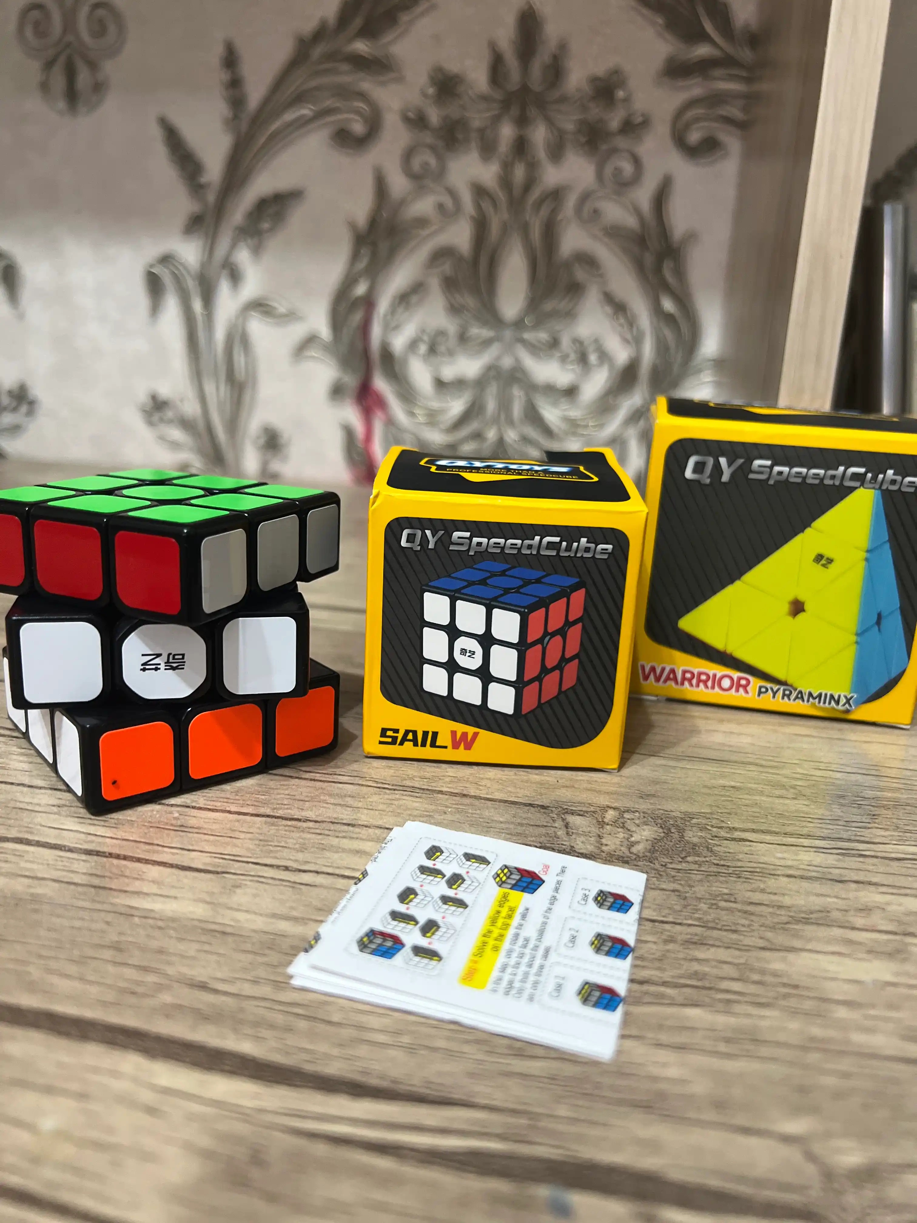 Rubik kubigi 3×3×3: QY Speedcube Warrior va MoYu MF8888