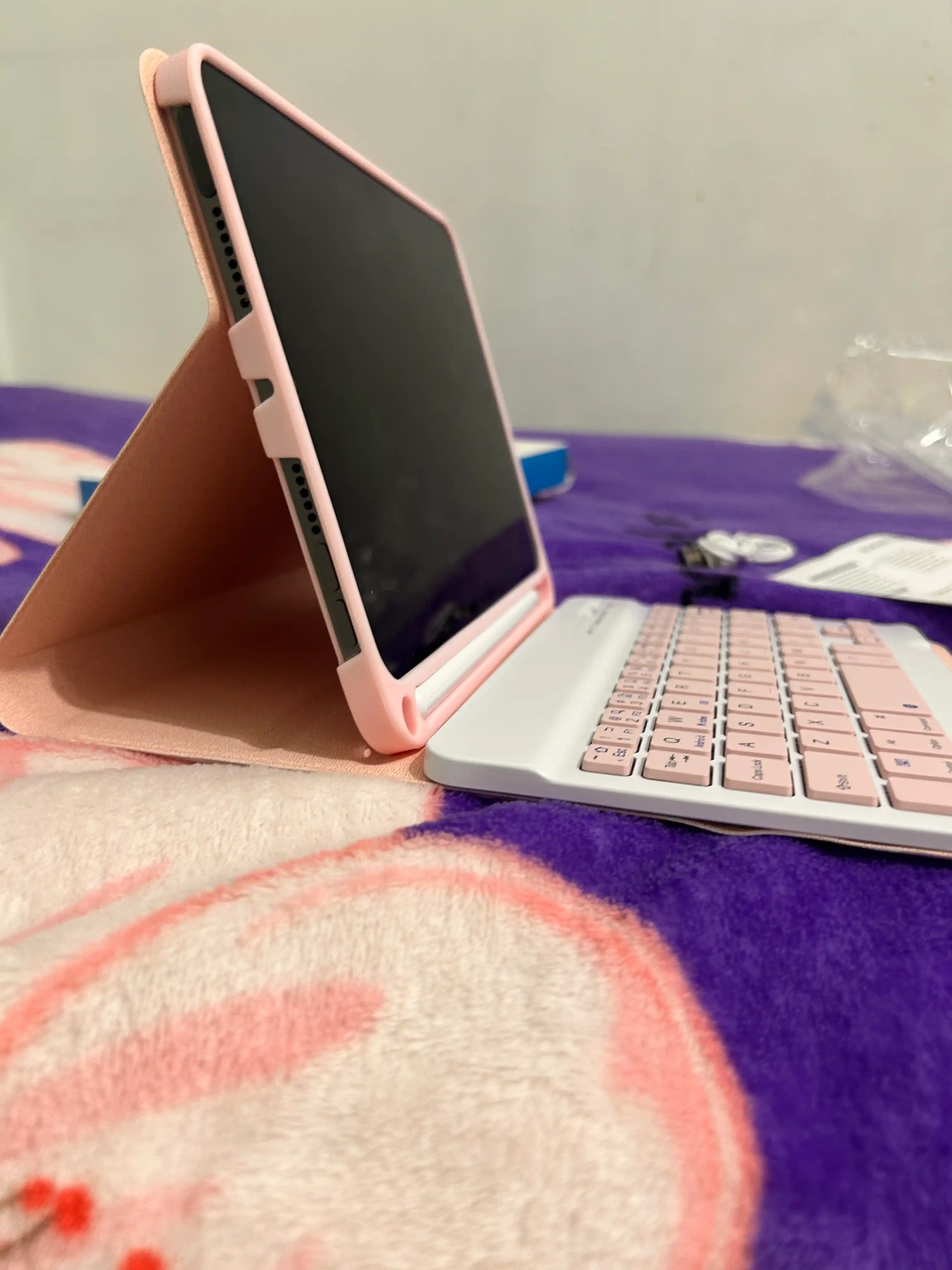 Чехол со съемной Bluetooth-клавиатурой и слотом для стилуса, для разных моделей iPad