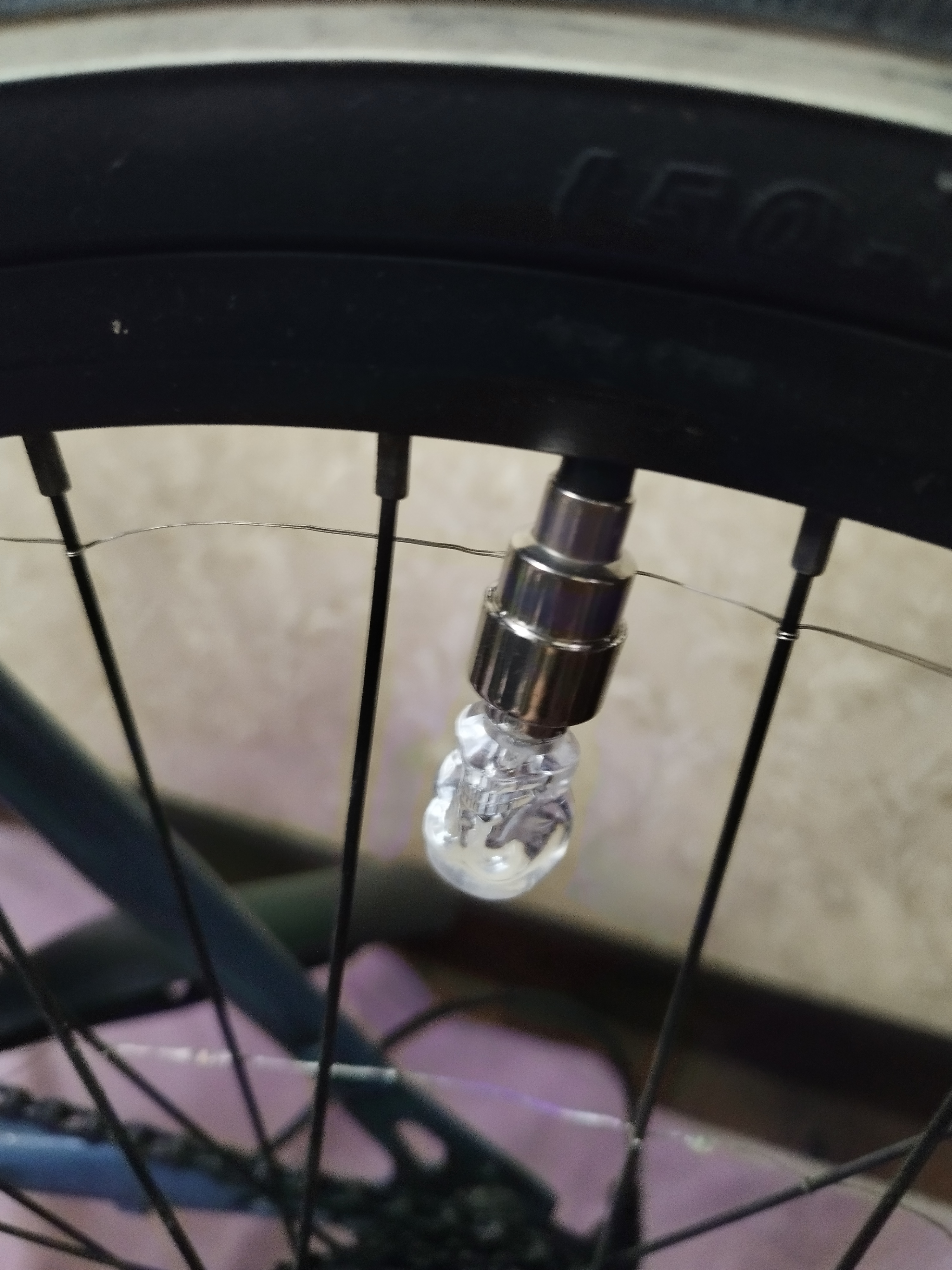 Old va orqa miltillovchi chiroqlar, velosiped g'ildiragi uchun, 2 dona