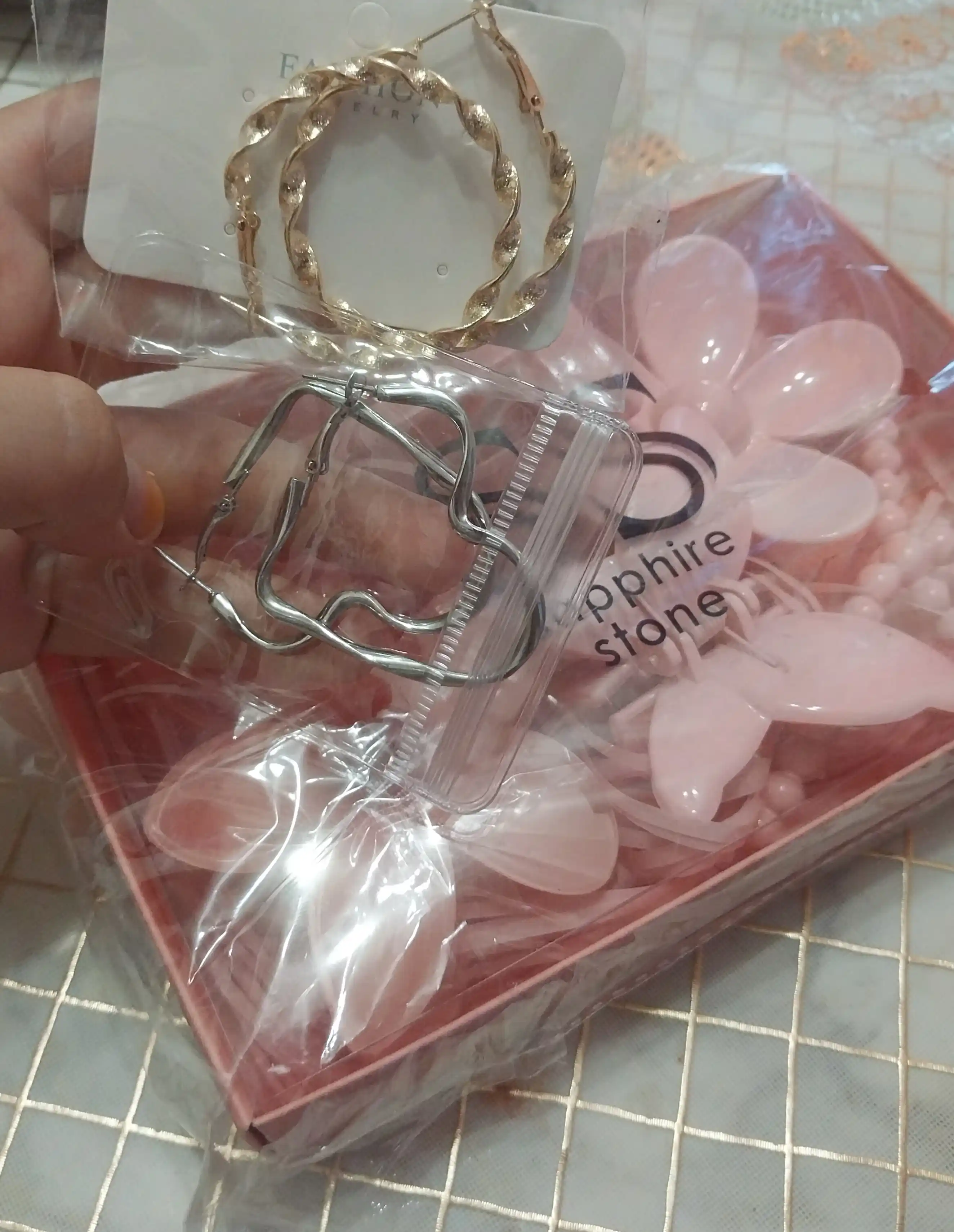 Серьги для женщин