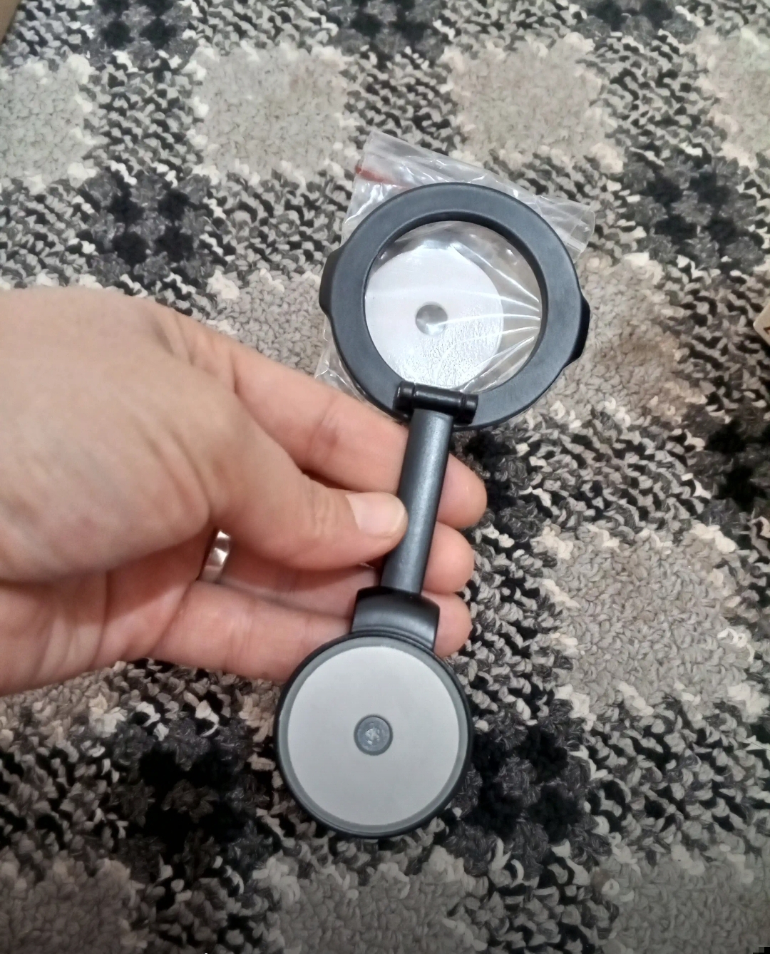 Avtomobil uchun magnit telefon ushlagich