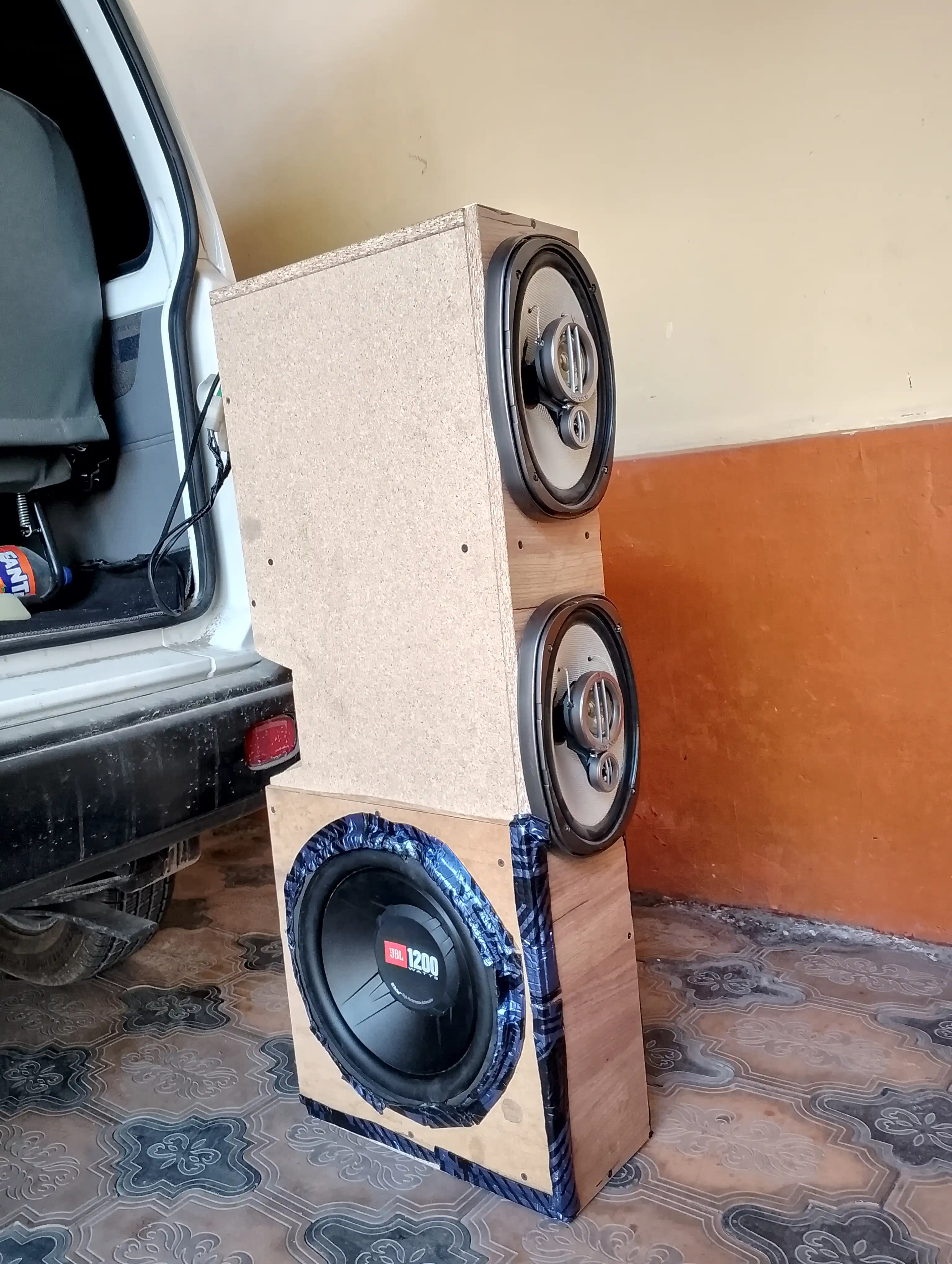 Сабвуфер JBL GT5-S12, 1200 Вт.