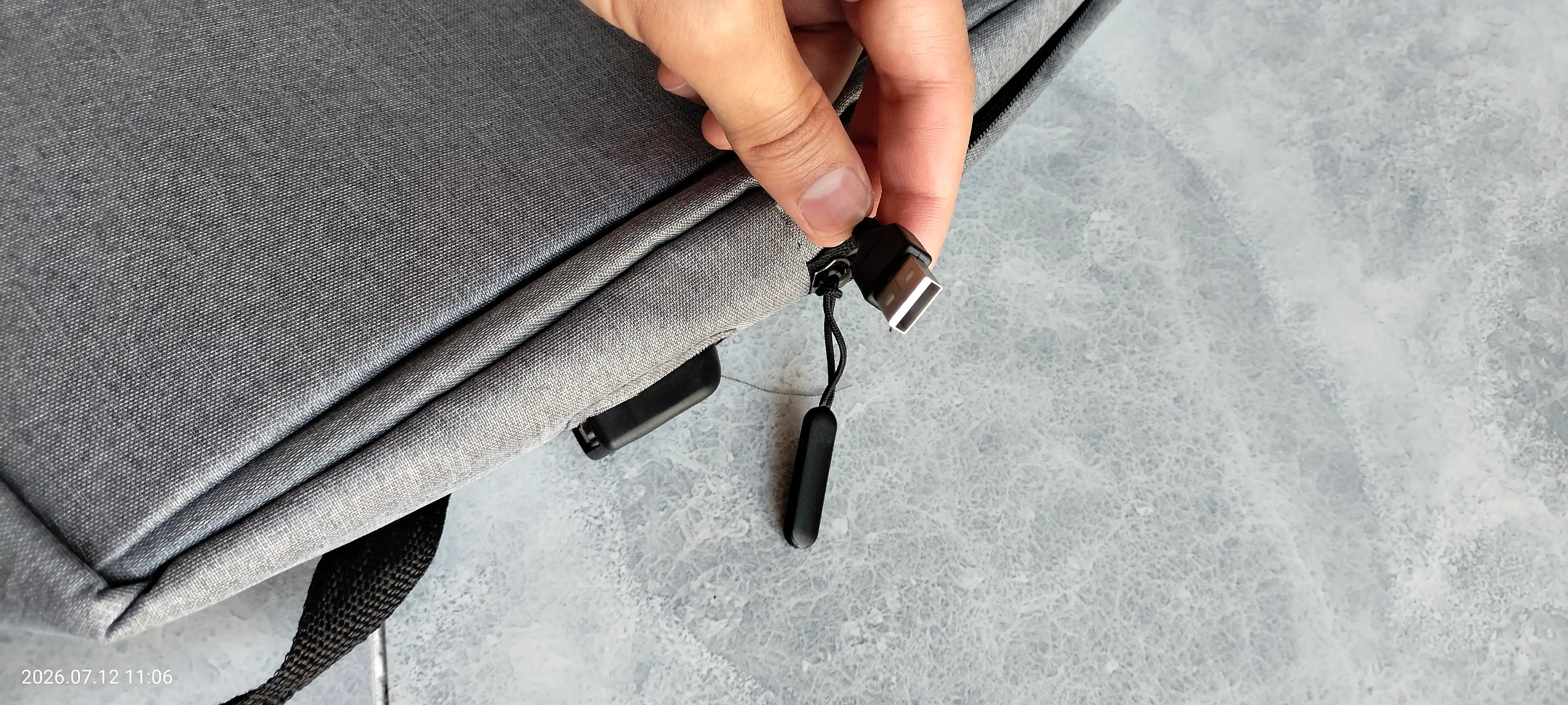 Рюкзак для ноутбука с USB портом, водонепроницаемая ткань, до 15.6 дюймов