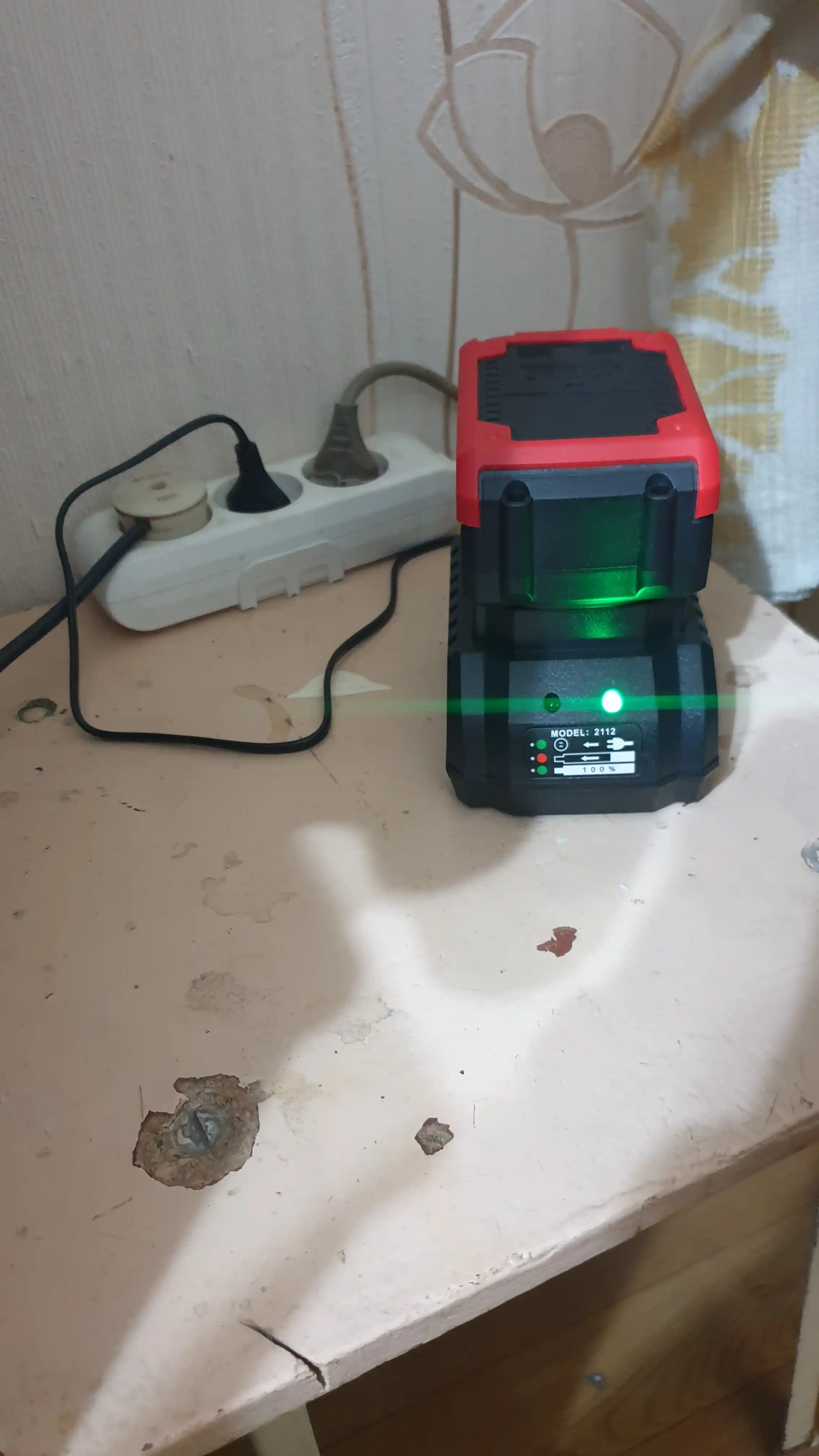 Havo puflagich quvvati 5000 Vt. Akkumulyator 20000 mA/soat. Cho‘tkasiz