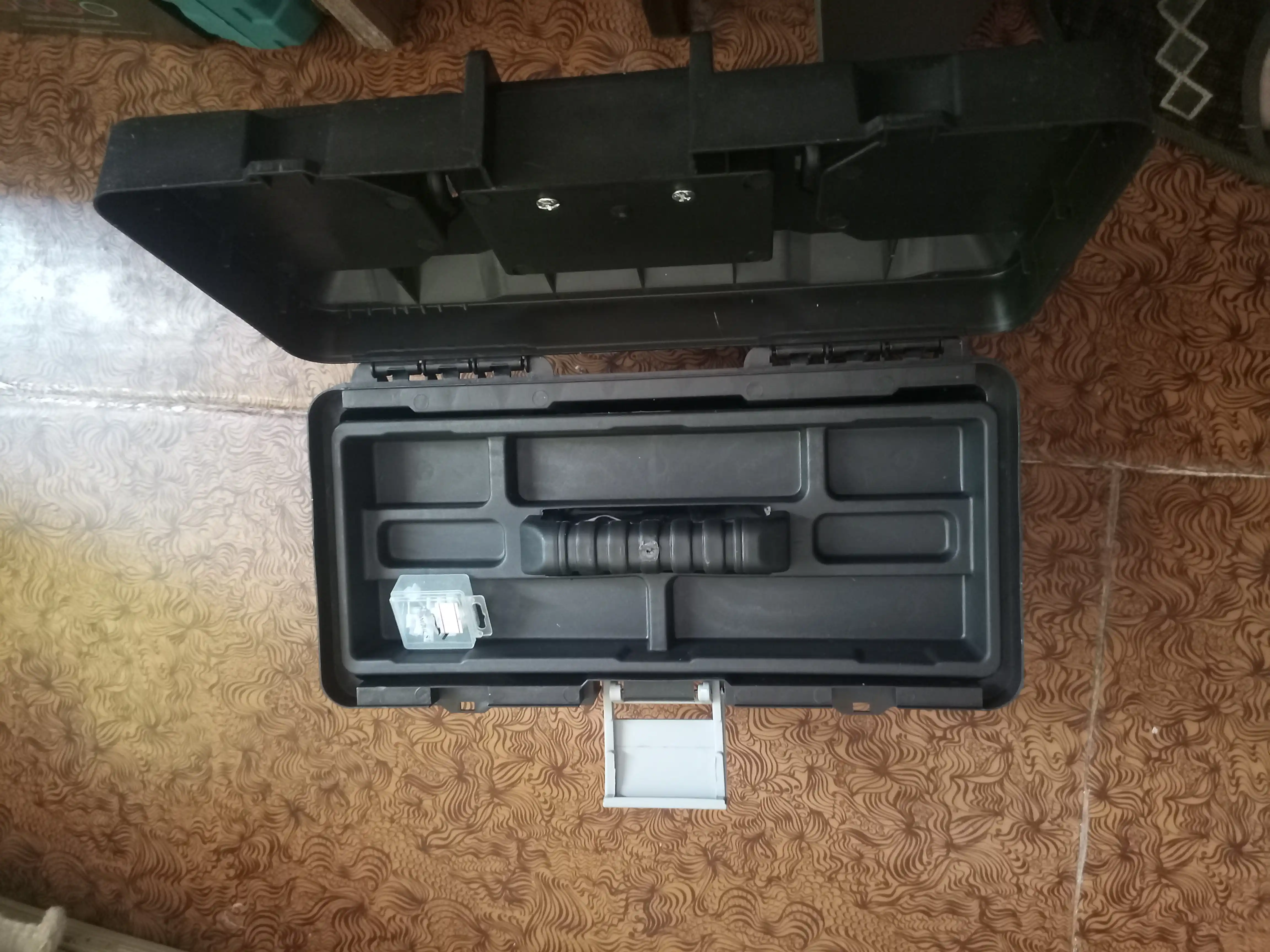 12, 14, 18, 20 dyuymli plastik asboblar uchun qutilar HYUNDAI