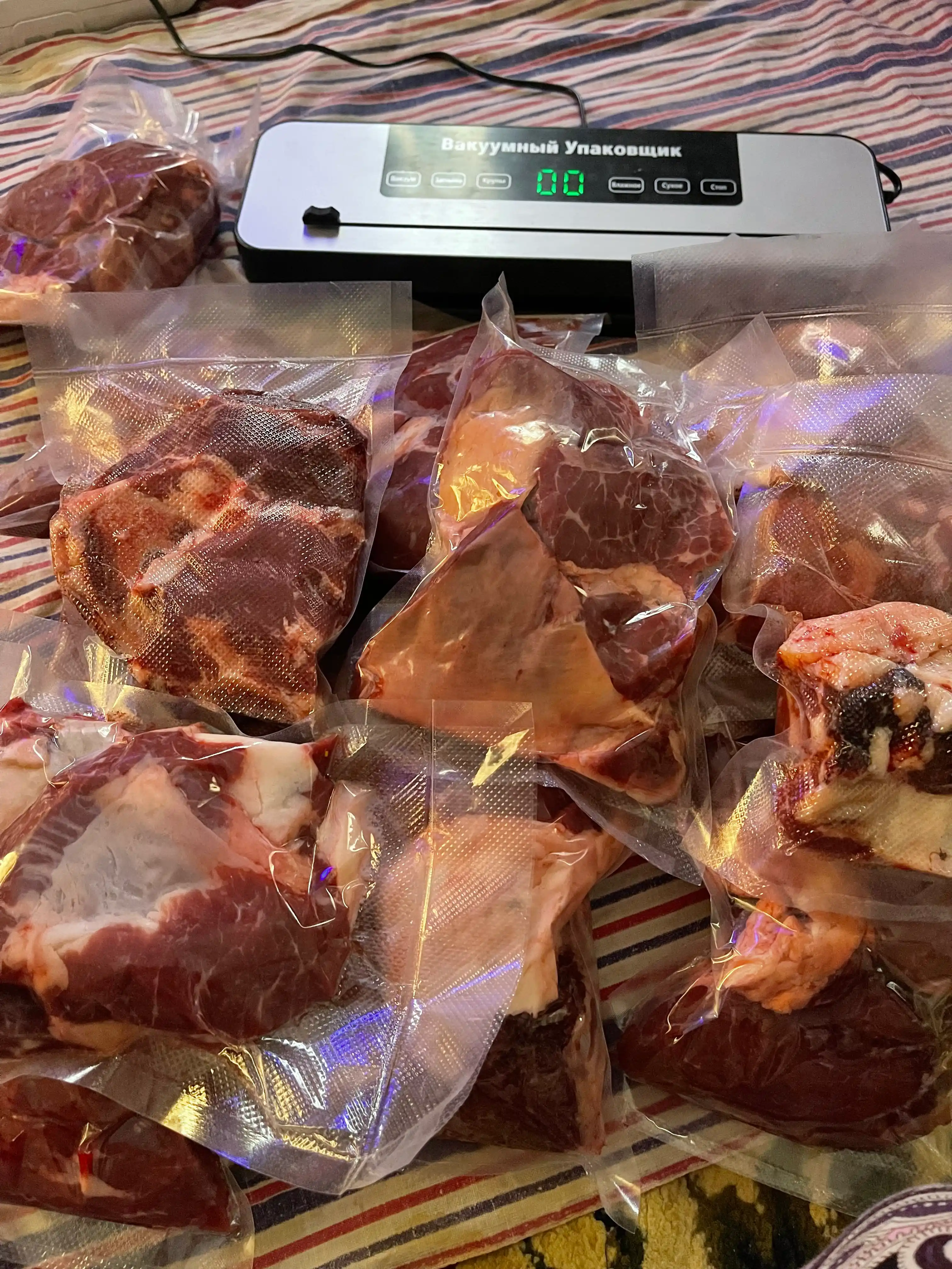 Вакууматор — вакуумный упаковщик продуктов, +60/+10 пакетов, машина для вакуумной упаковки