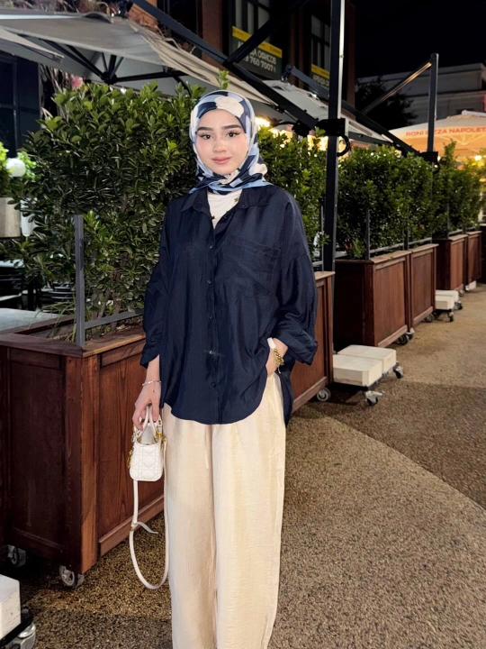 Ayollar uchun oversize ko'ylak, casual uslub, uzun yengli, yengil mato, zamonaviy
