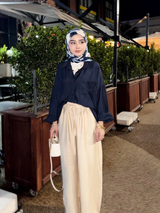Ayollar uchun oversize ko'ylak, casual uslub, uzun yengli, yengil mato, zamonaviy