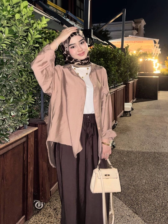 Ayollar uchun oversize ko'ylak, casual uslub, uzun yengli, yengil mato, zamonaviy