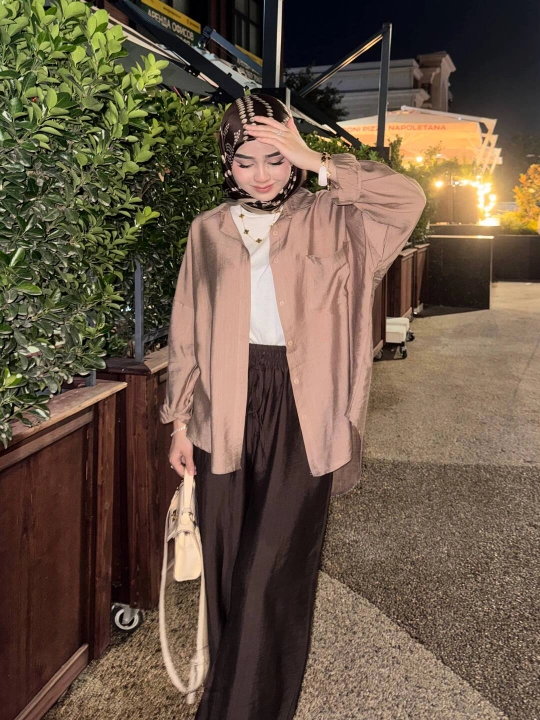 Ayollar uchun oversize ko'ylak, casual uslub, uzun yengli, yengil mato, zamonaviy