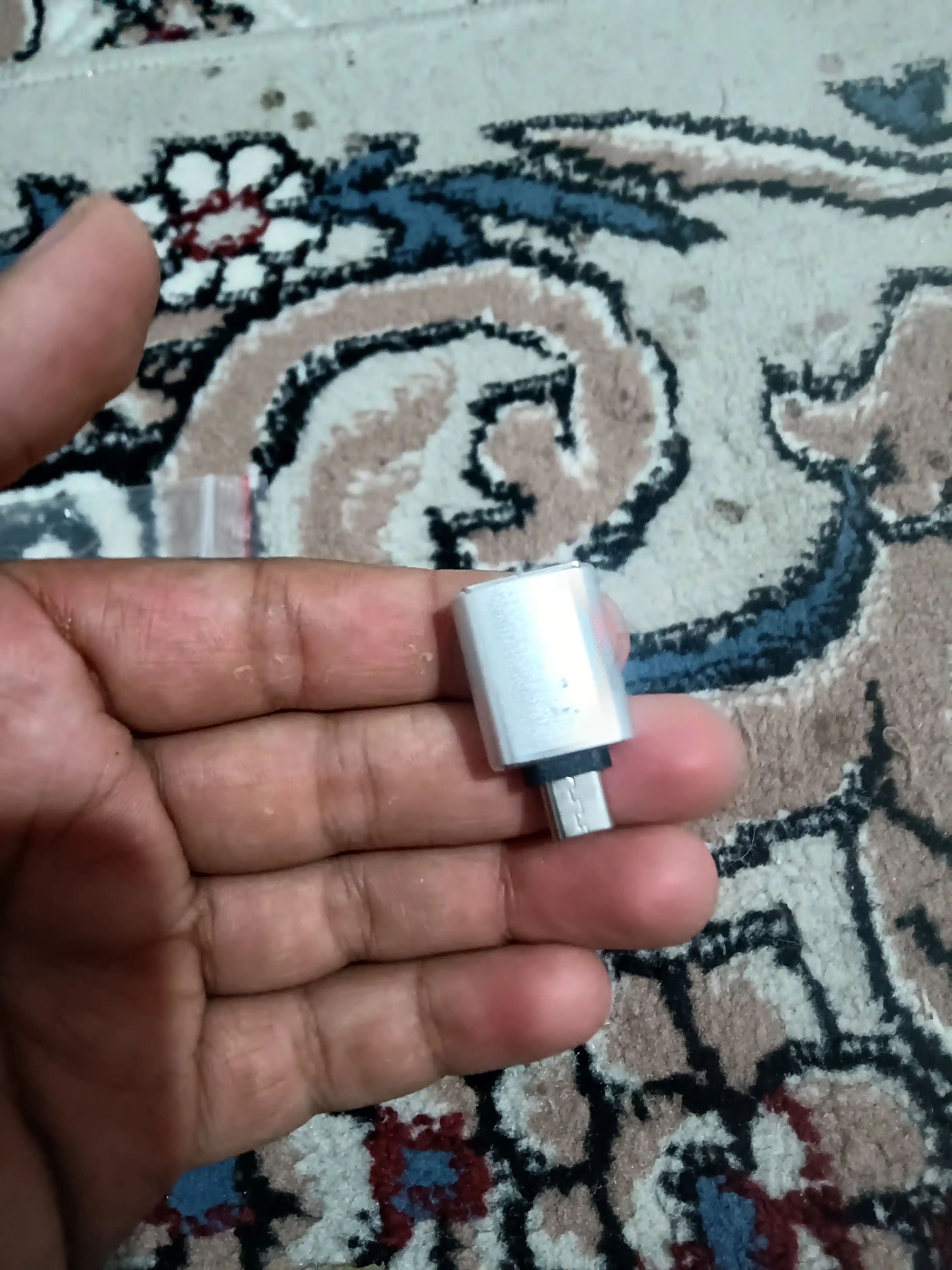 USB-C HUB, USB 3.0, USB-C, HDMI, SD va MicroSD portlari bilan ko‘p funksiyali adapter