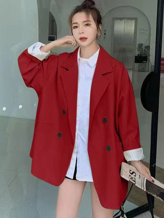 Женский пиджак oversize — не плотная, подходит для тёплых дней осени и весны