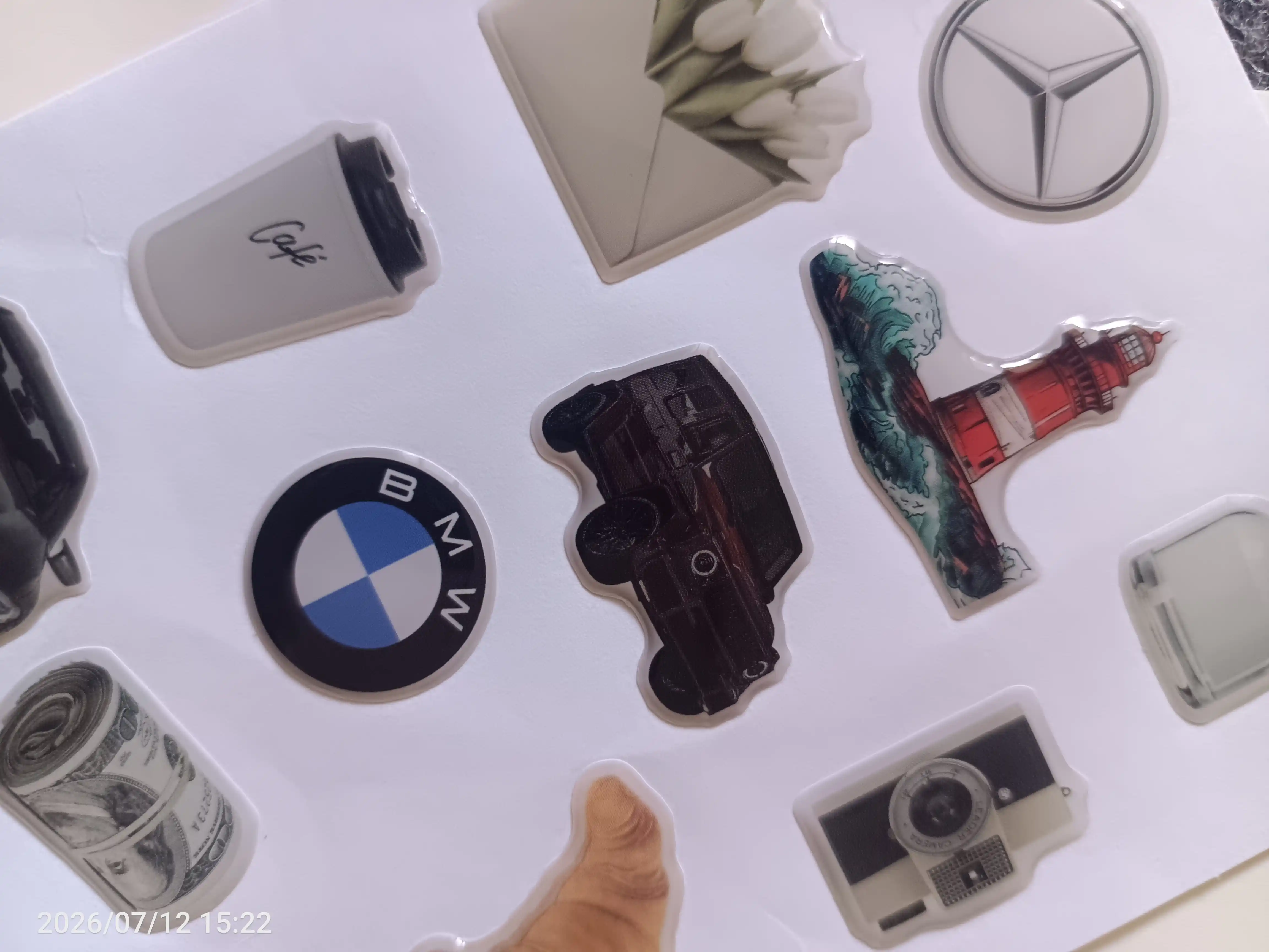 Premium 3D Sticker to'plami-telefon va noutbook uchun (10+ dona)
